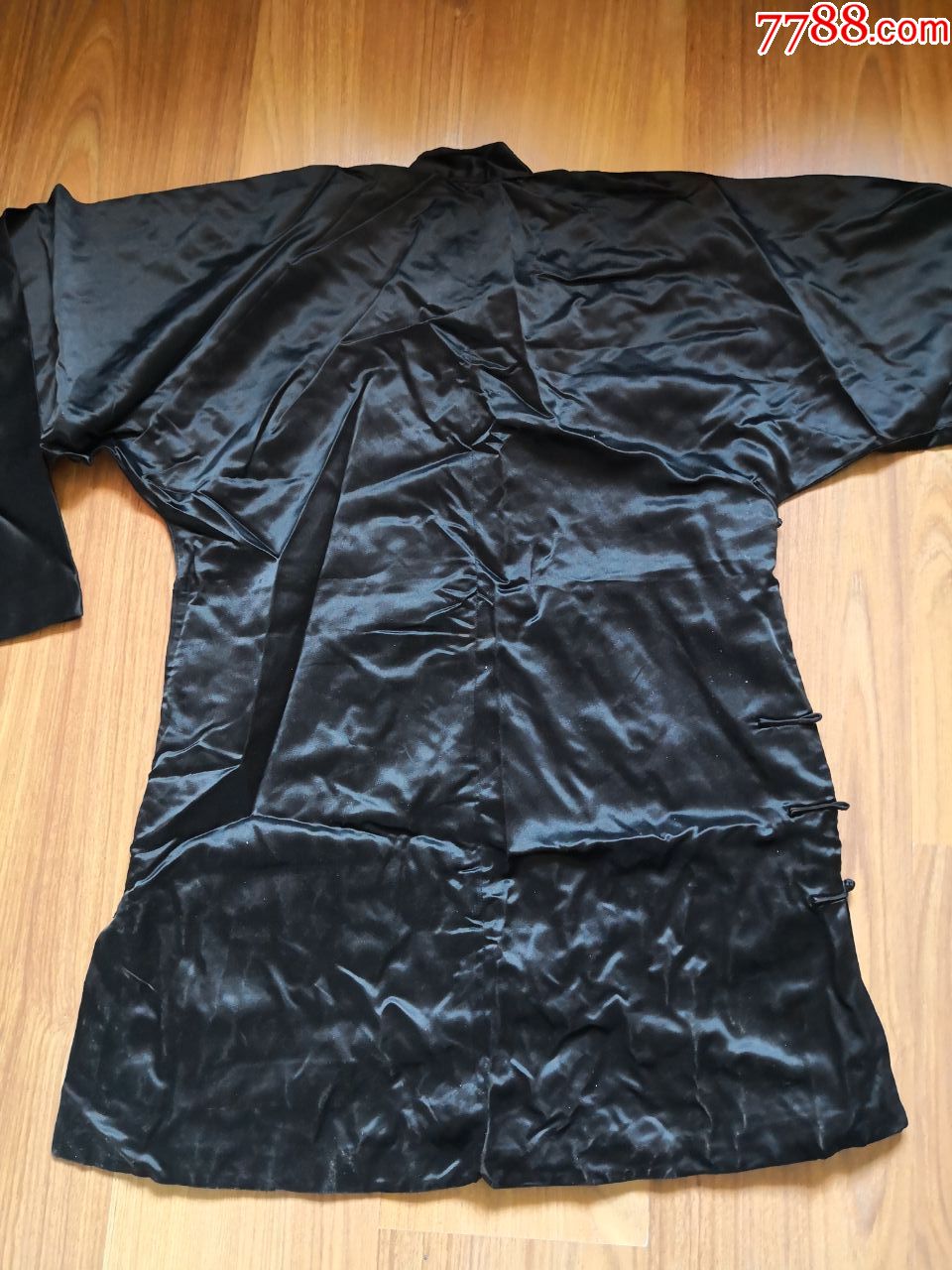 老式缎面偏襟上衣