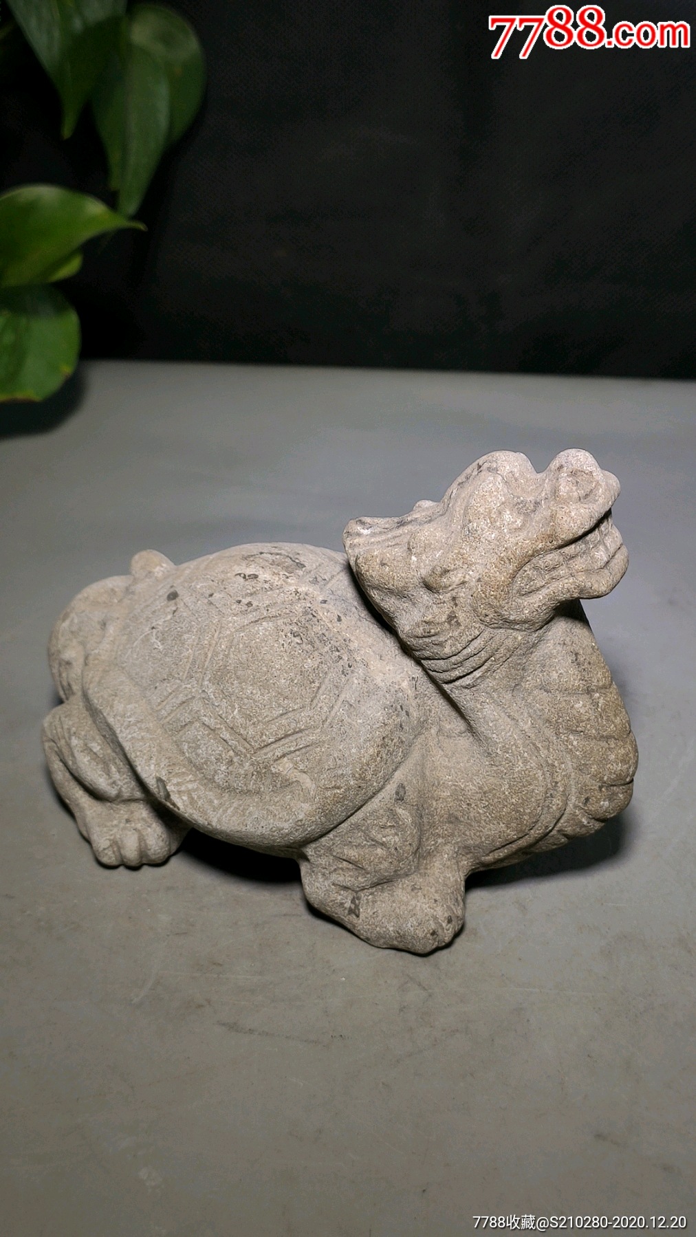 石雕龙龟造型独特石质坚硬雕刻精致