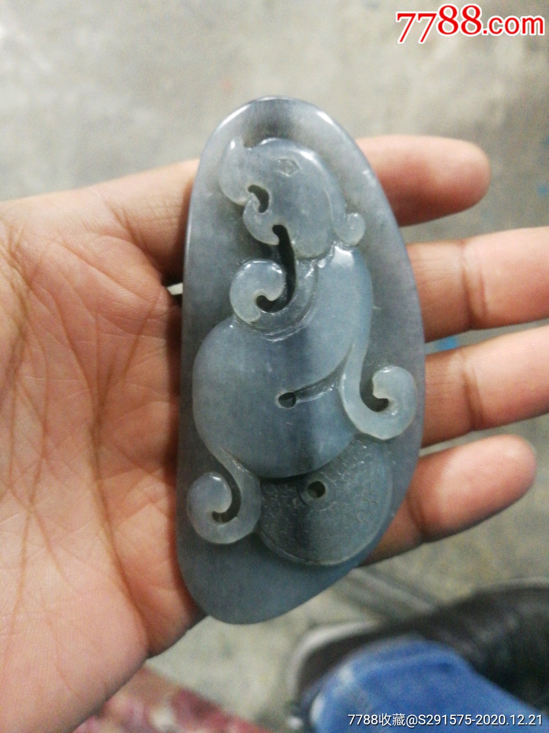 和田玉籽料青花手把件