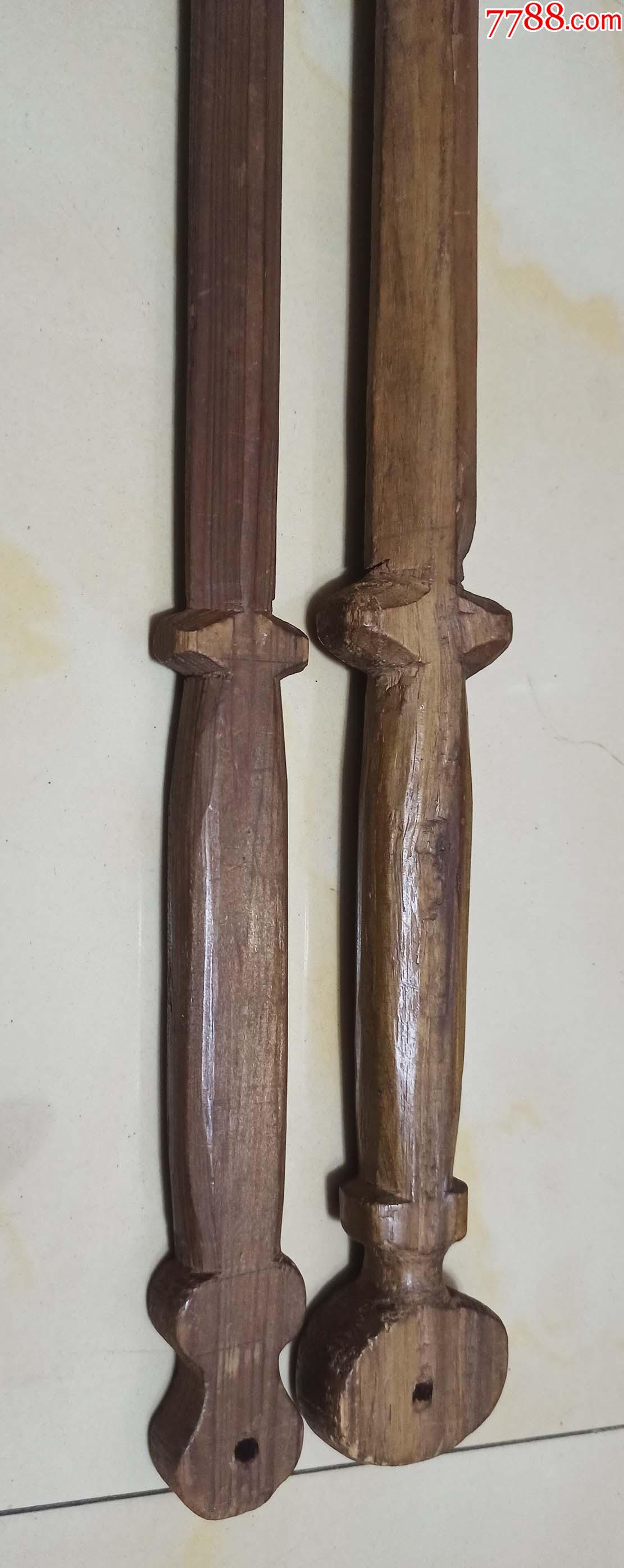 早期木质剑玩具两把