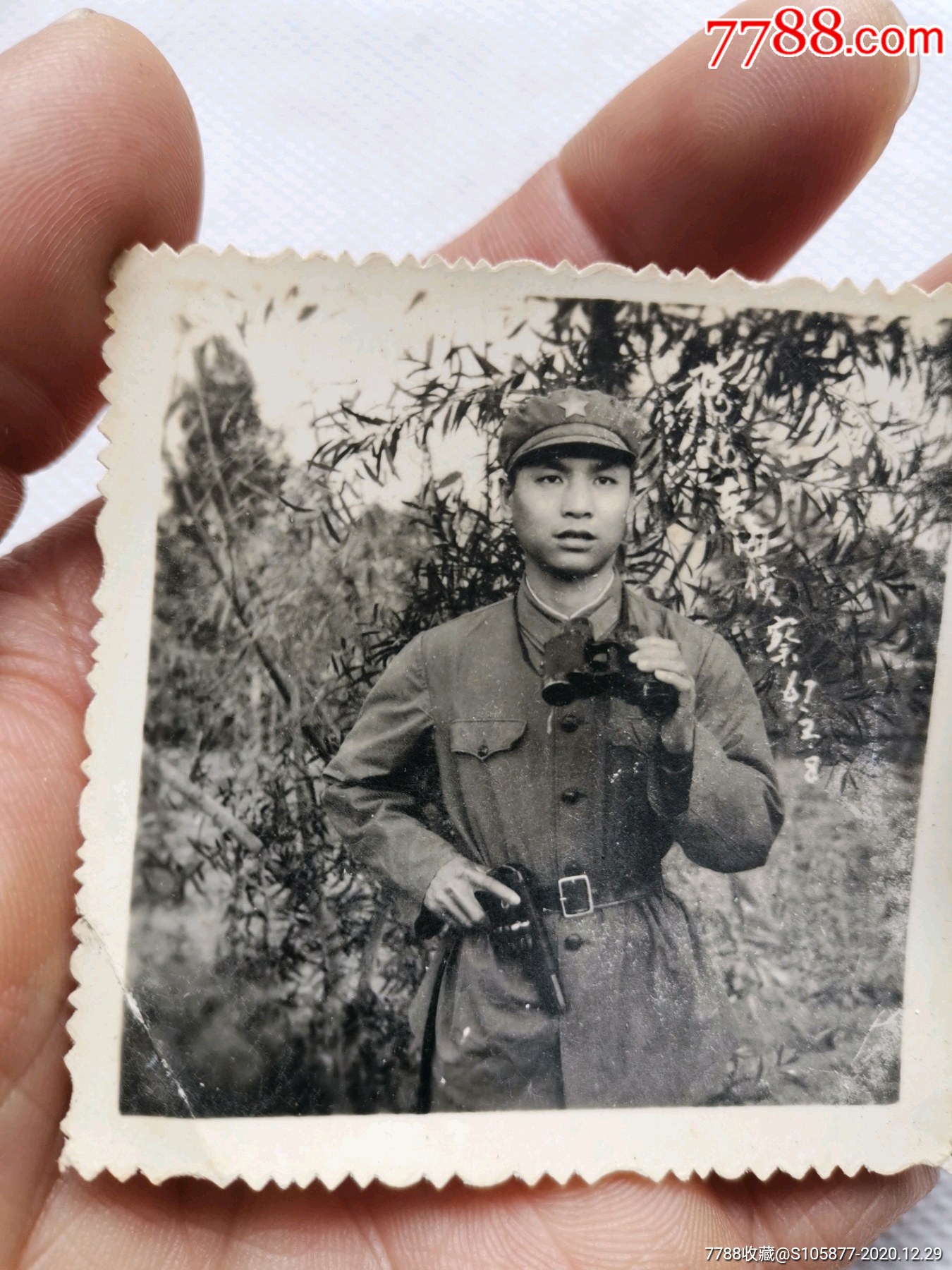 解放军侦察兵的照片一张