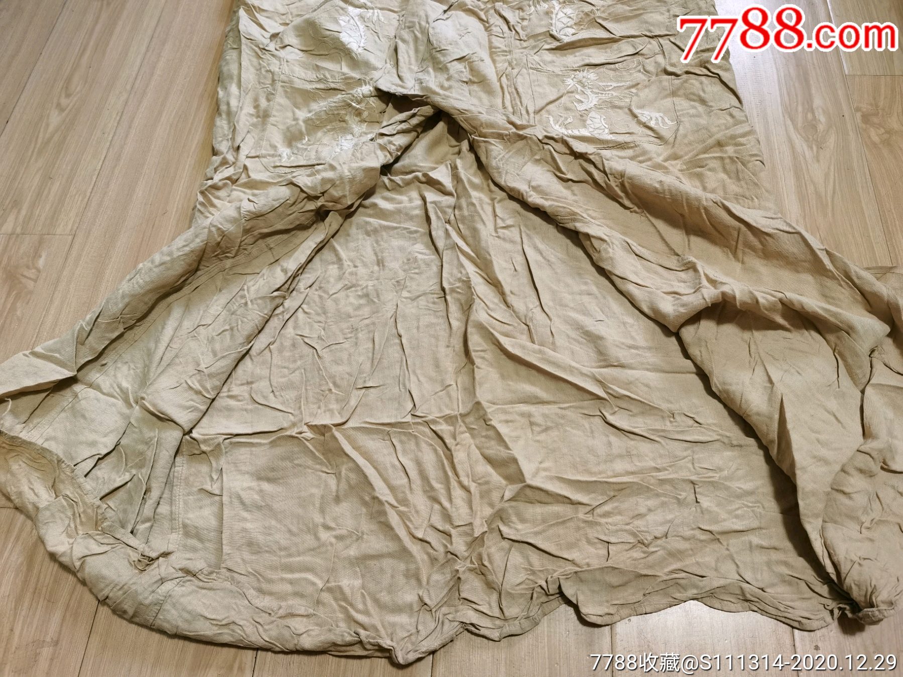 民国绣龙纹睡衣