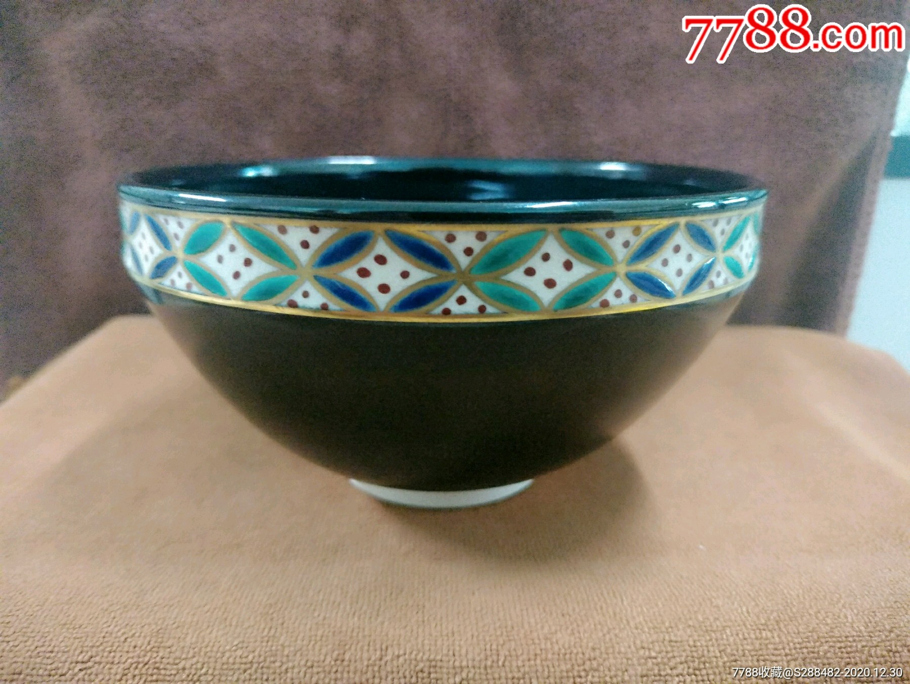 日本香泉作七宝锦黑茶碗