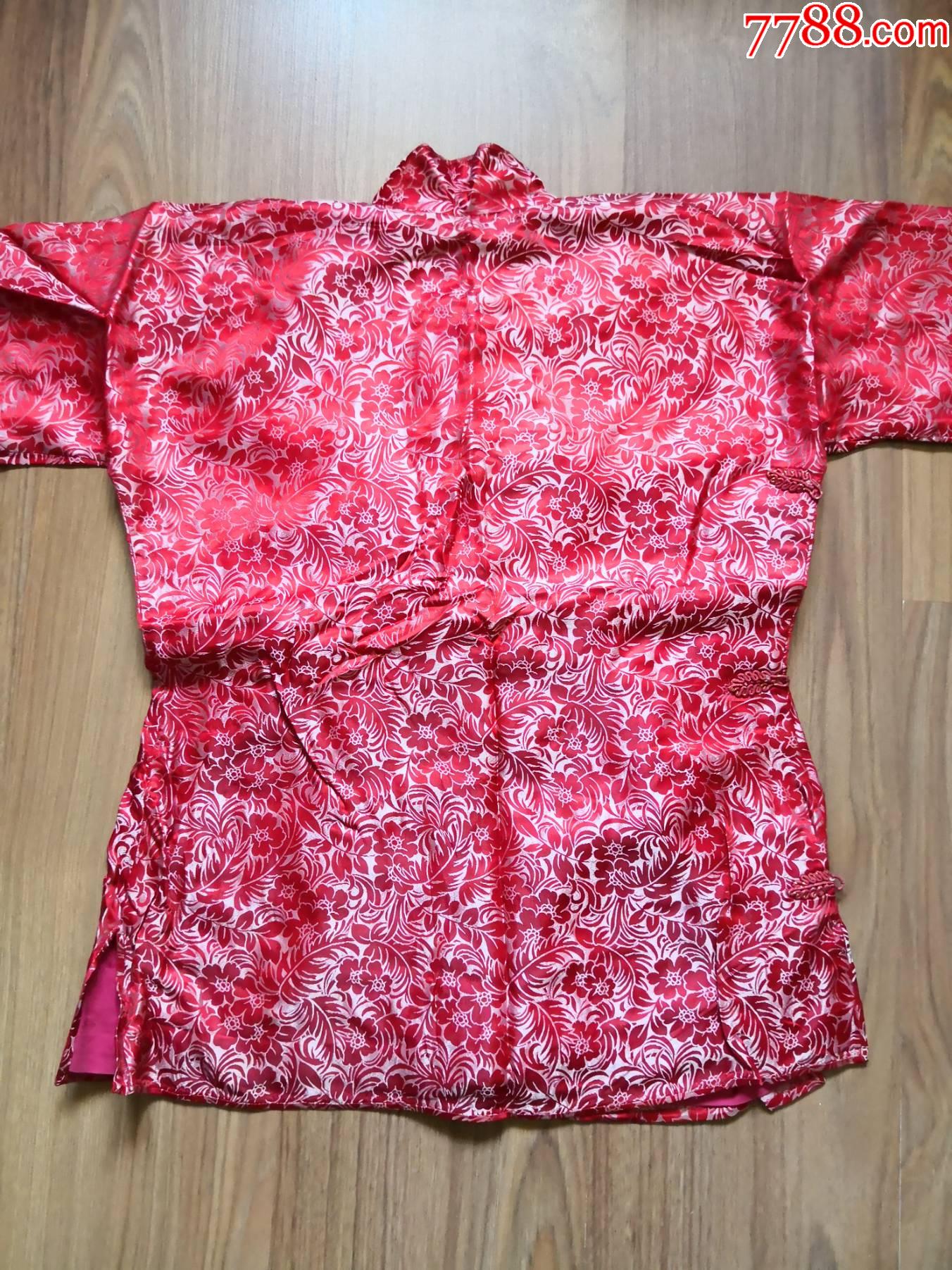 老式缎面偏襟女士上衣