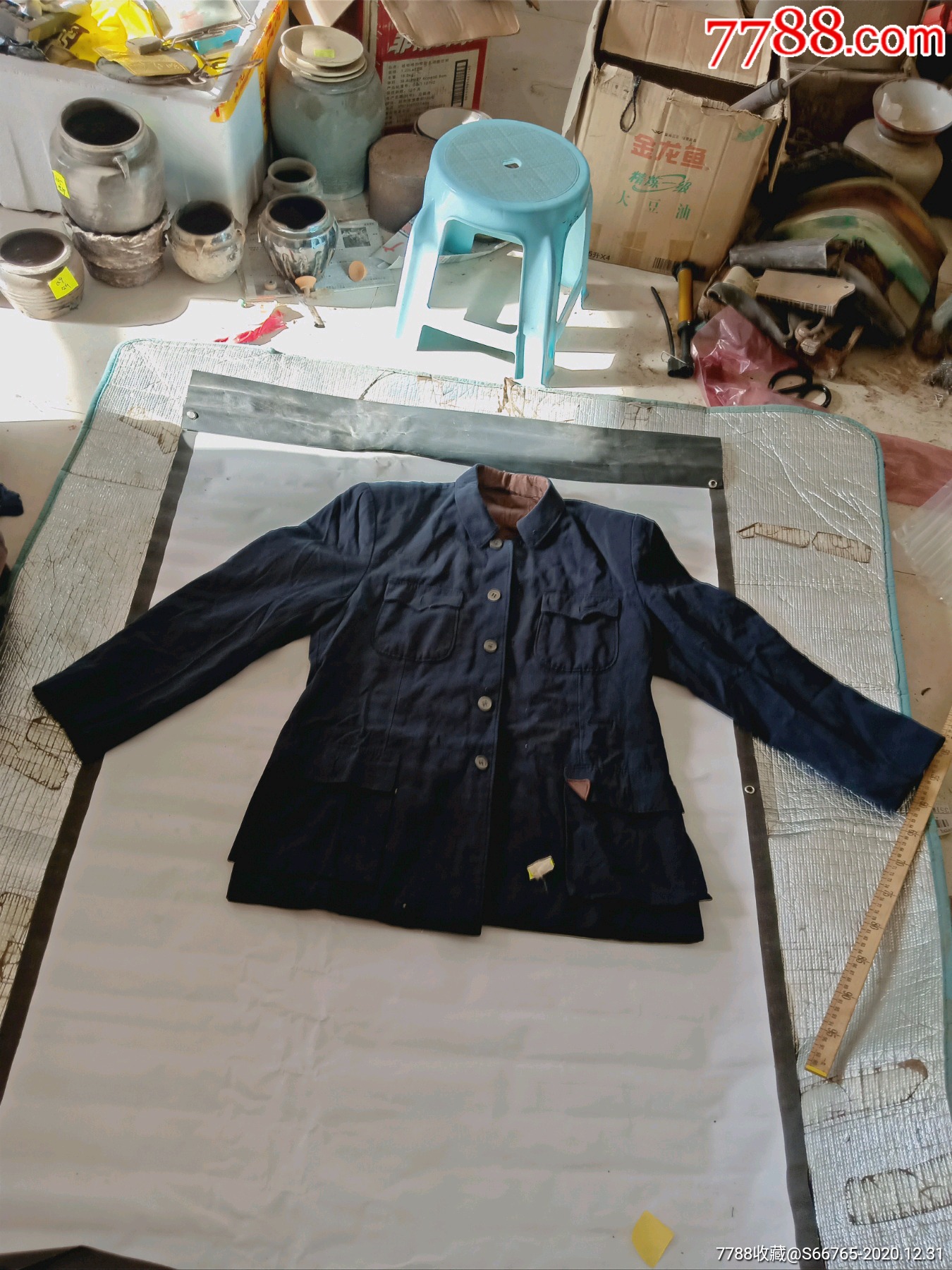 怀旧老毛呢挂里中山装