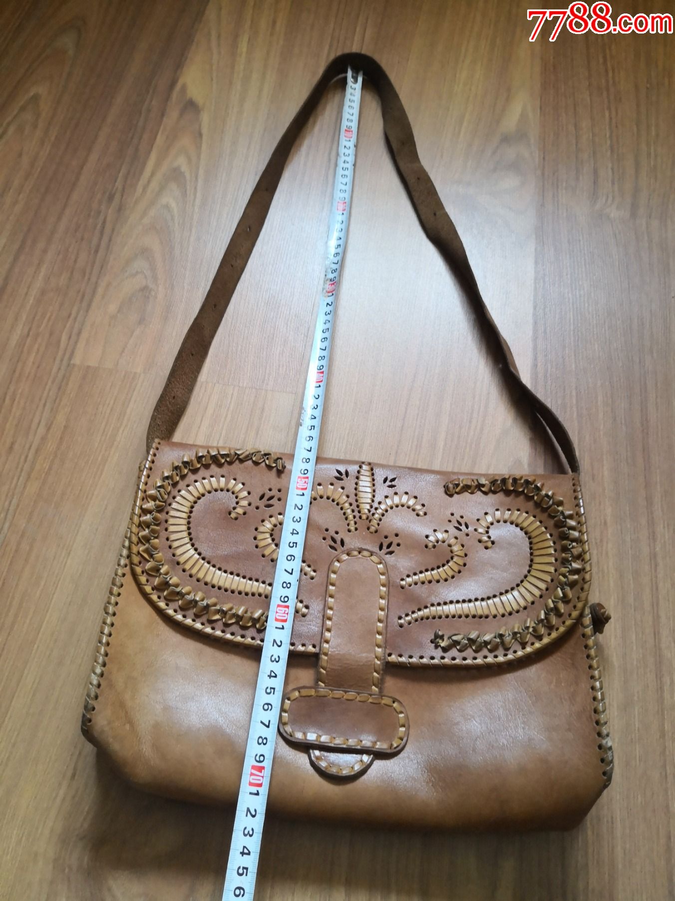 漂亮的皮兜子一个