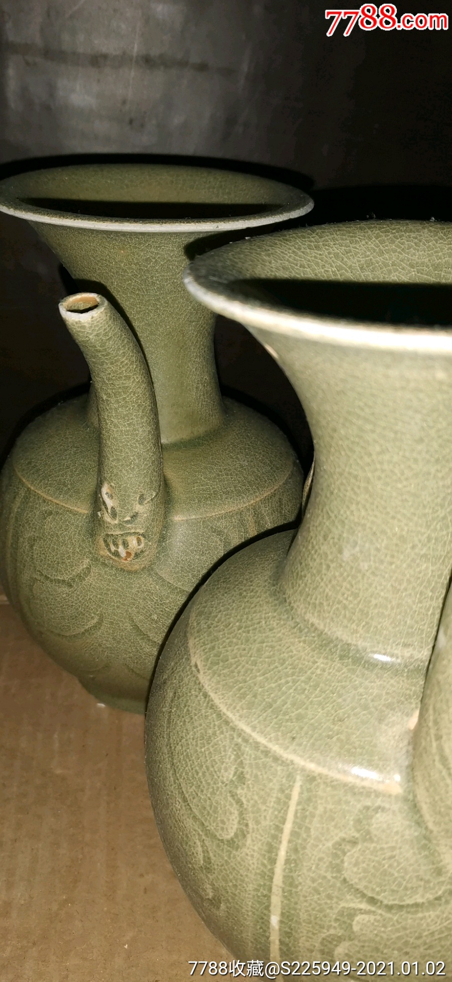 青色釉开片越窑刻花壶一对_青瓷/秘色瓷_第6张_7788钟表收藏