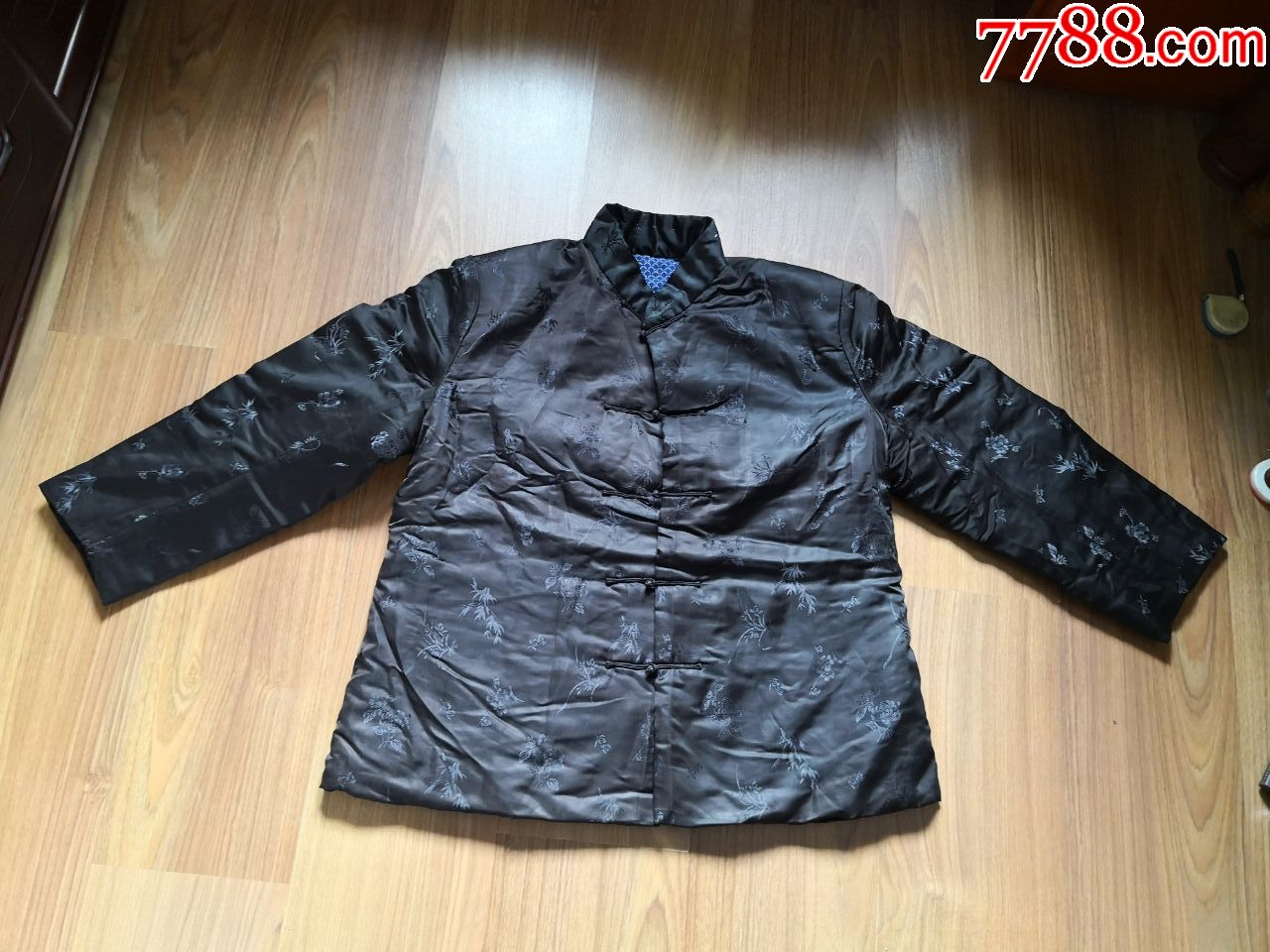 老式缎面对襟男士棉袄