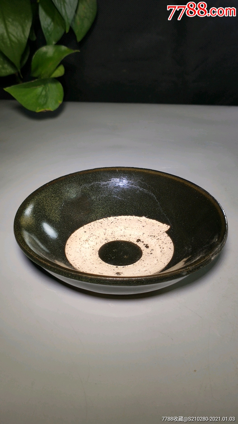 粗瓷小酒盏!造型古朴!釉水肥厚!十分精美!