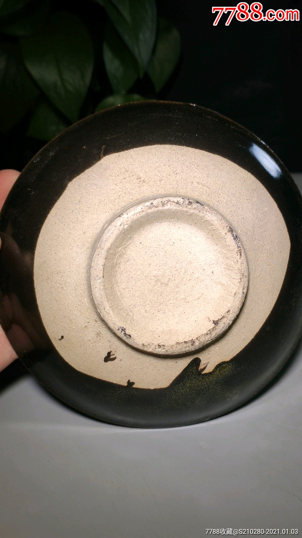 粗瓷小酒盏!造型古朴!釉水肥厚!十分精美!