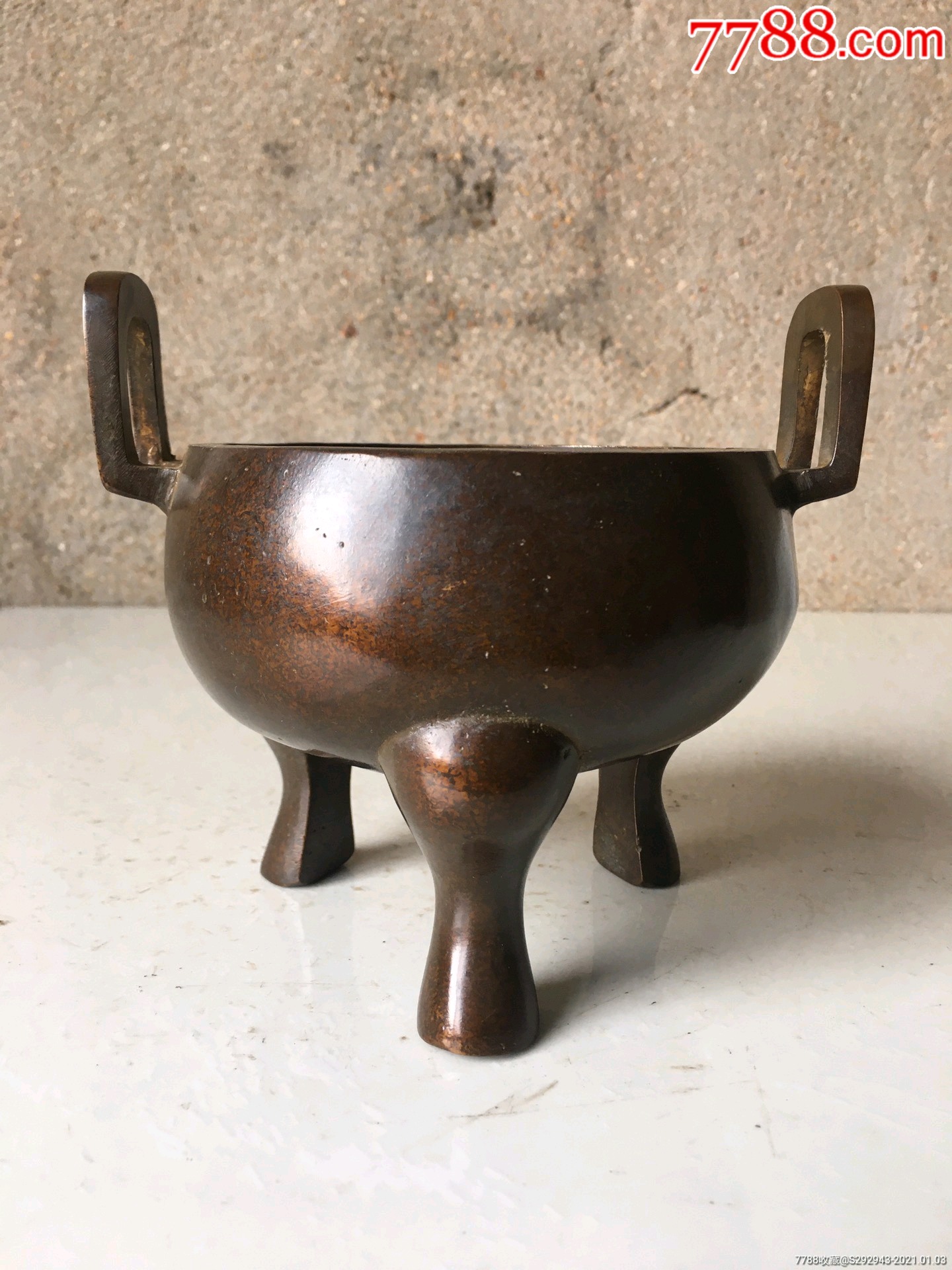 明代紫铜三足香炉,做工精致,包浆厚重,品相一流!