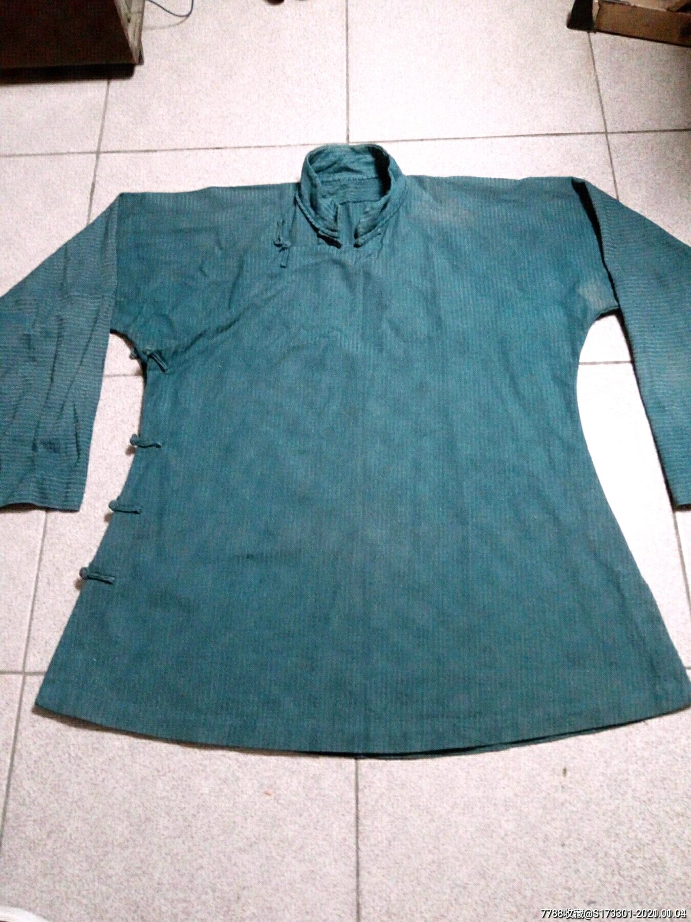 斜襟衣服马挂无破轻微褪色