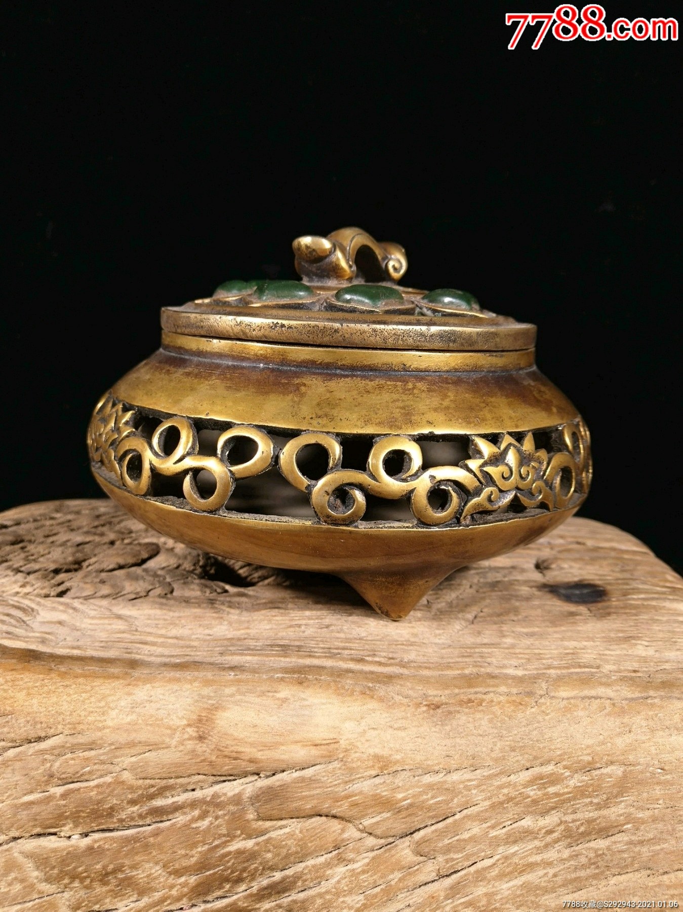 清代铜鎏金镶嵌和田玉三足如意香炉,包浆厚重圆润,造型古朴周正,保存