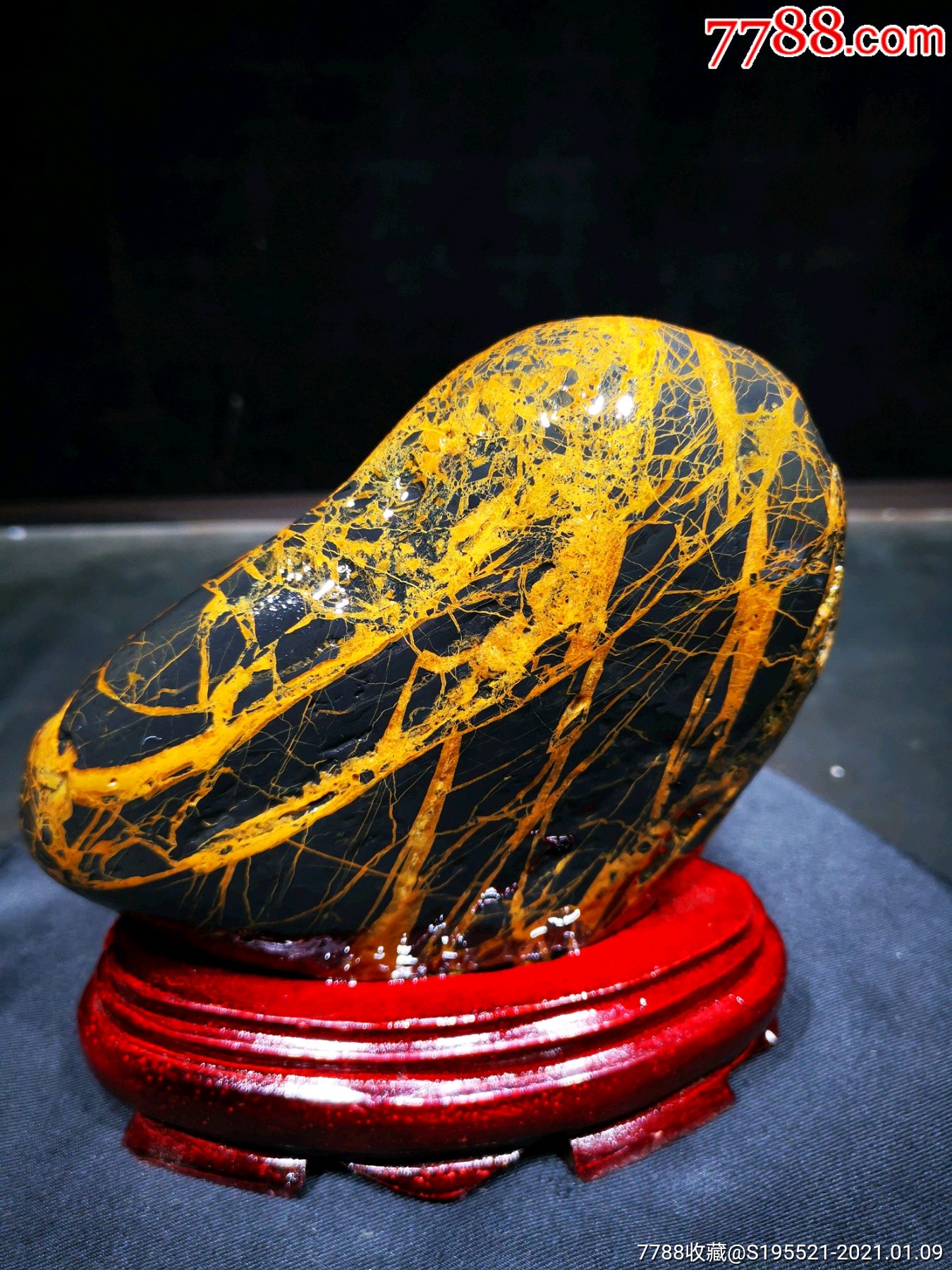 收藏级天然原石金纹石摆件富贵鸟