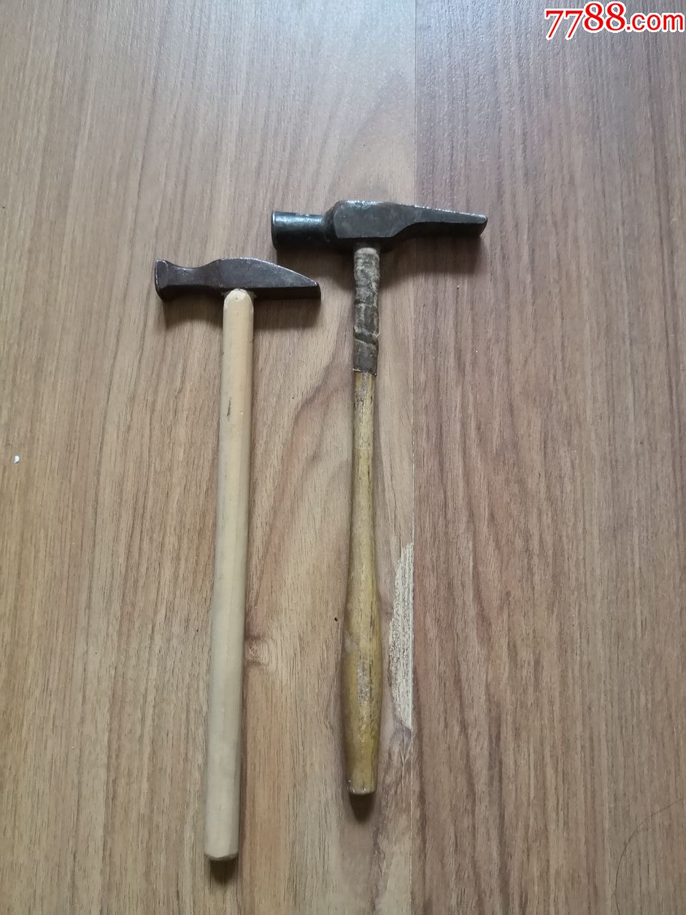 老式小锤子两个