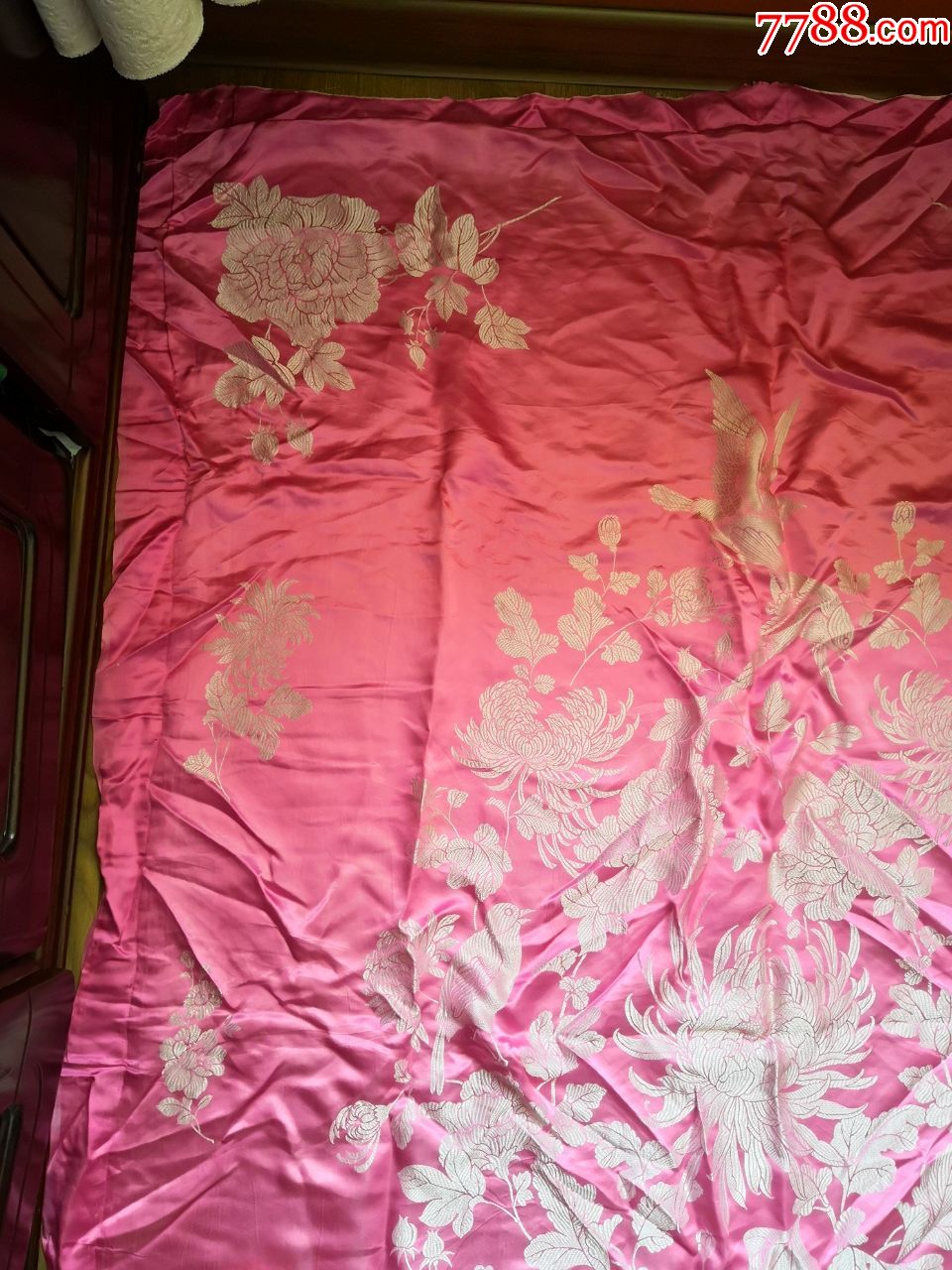 老式软丝绸被面