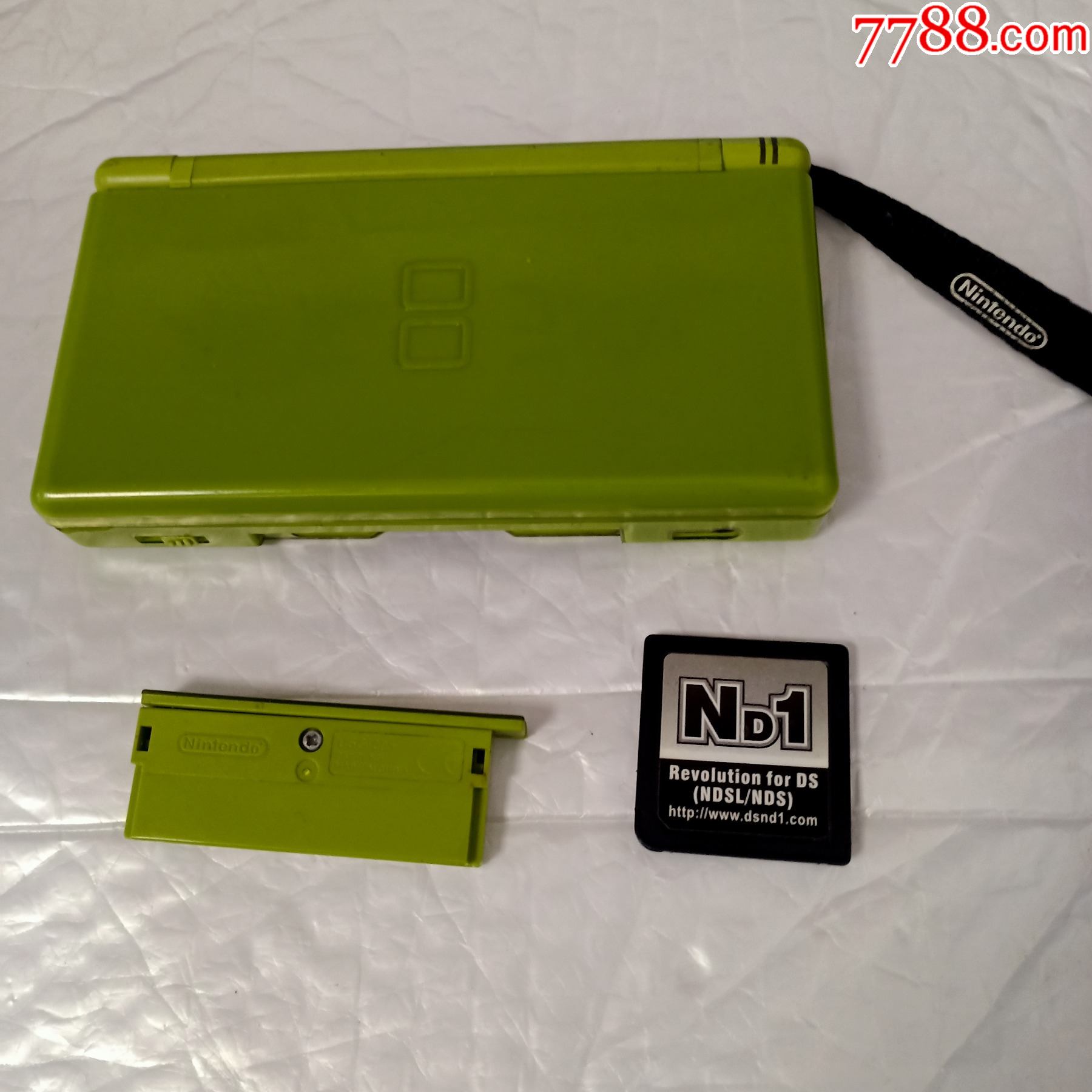 一台经典收藏任天堂ds双屏手掌机游戏机(节前快拍)