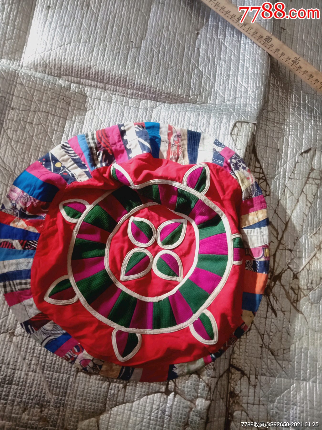 怀旧老手工拼接枕头套一个