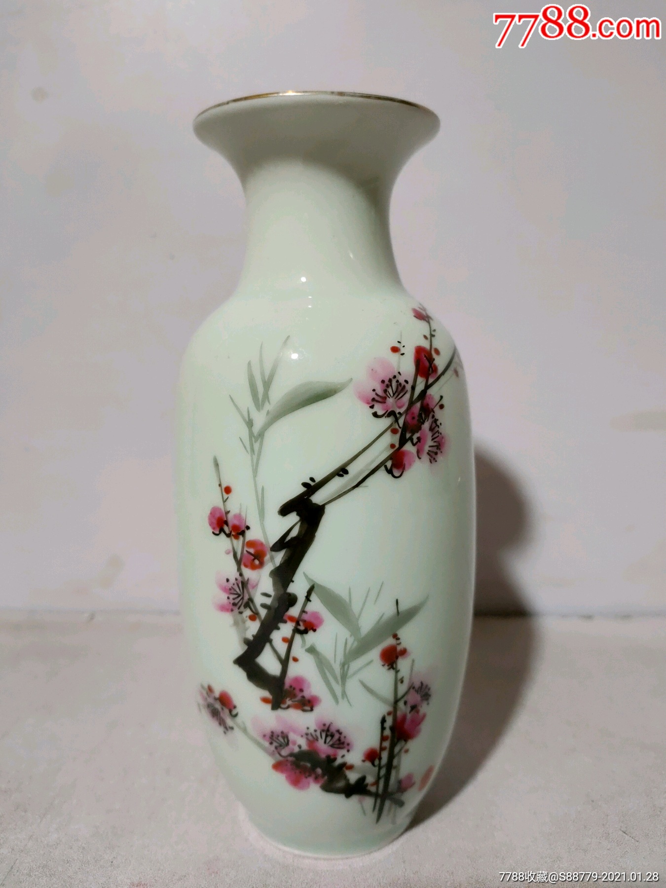 80年代左右精美梅花花瓶一個(上品)_彩繪瓷/彩瓷_第2張_7788瓷器