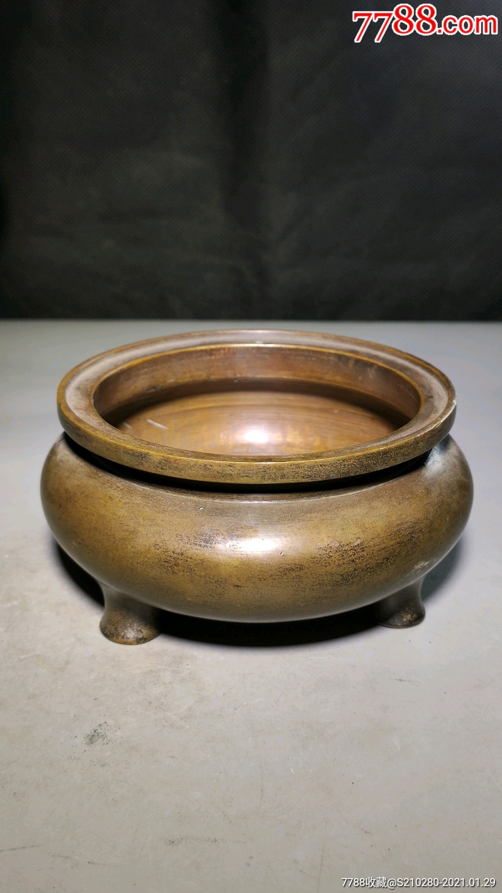 三足鬲式铜香炉