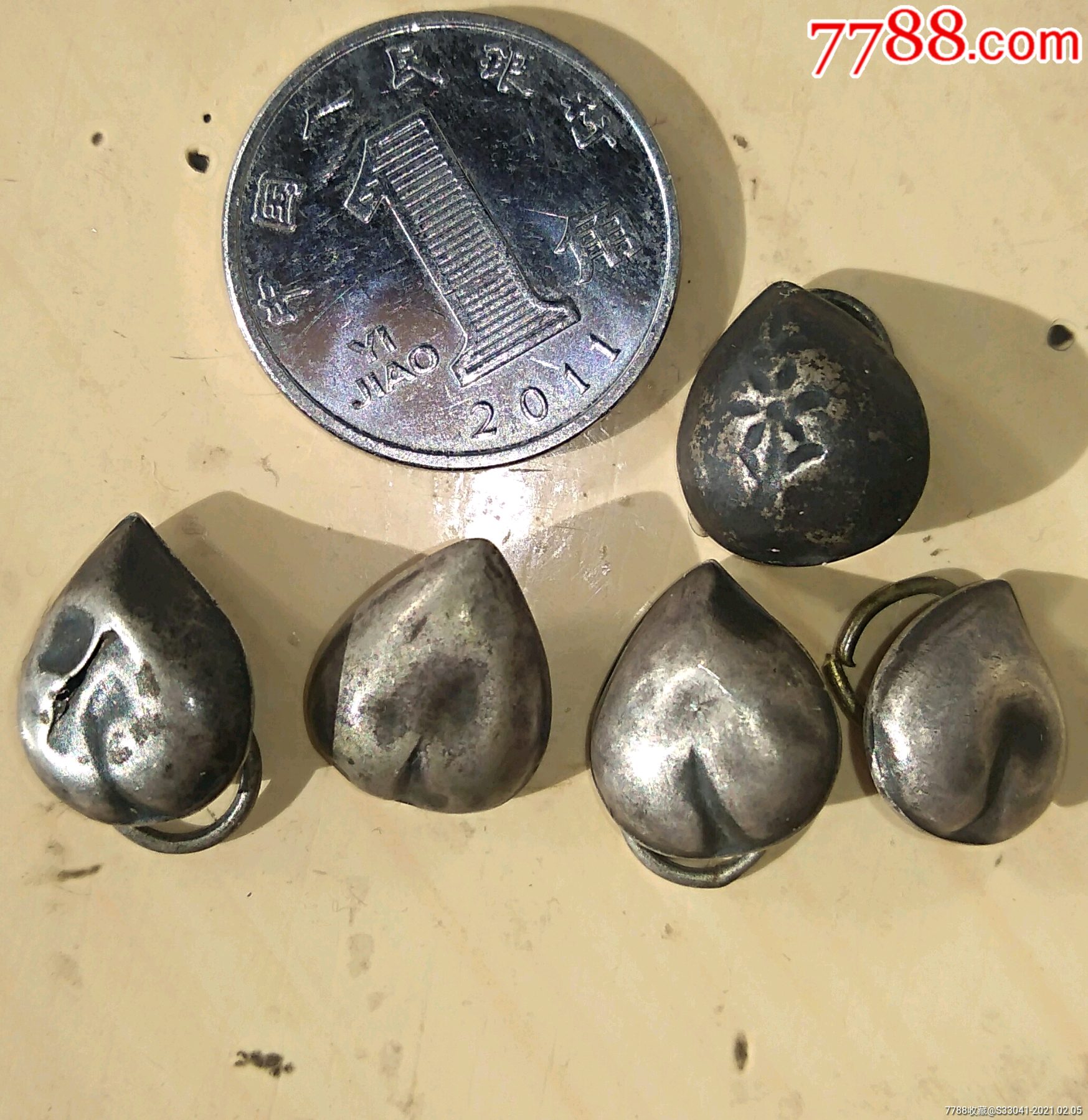 清末旗袍心形银扣子5个(少见)_衣扣/纽扣【诚信眼光朋友古旧店】_第1