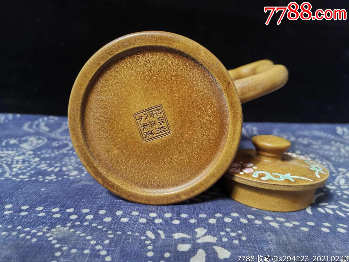 旧藏,"荆溪邵正来乾隆八年"款紫砂壶取紫砂黄金段砂泥精制,器形规整