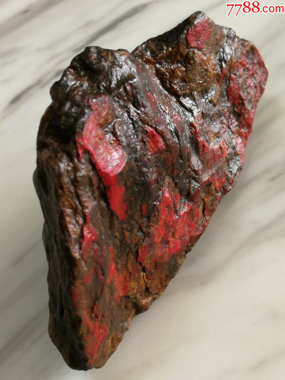 昌化鸡血石黑牛角随形摆毛料335g(前后血,血鲜红,牛年快乐!