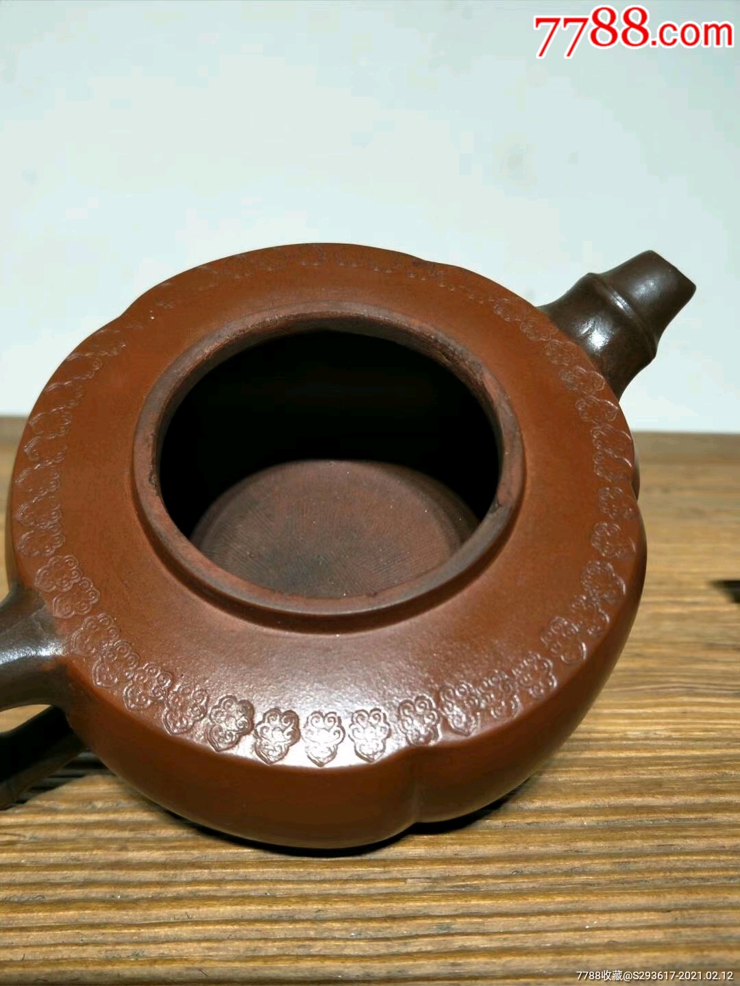 周桂珍紫砂壶包浆圆润砂质一流出水流畅断水利落品相完好成色如图.