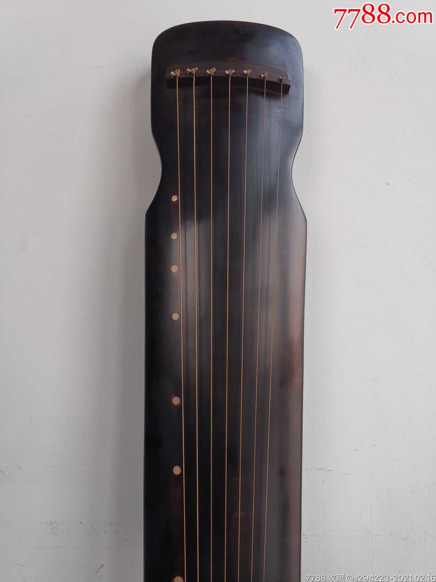 秋声伶官式古琴此琴琴体姿态秀美,制作精当,法度森严.