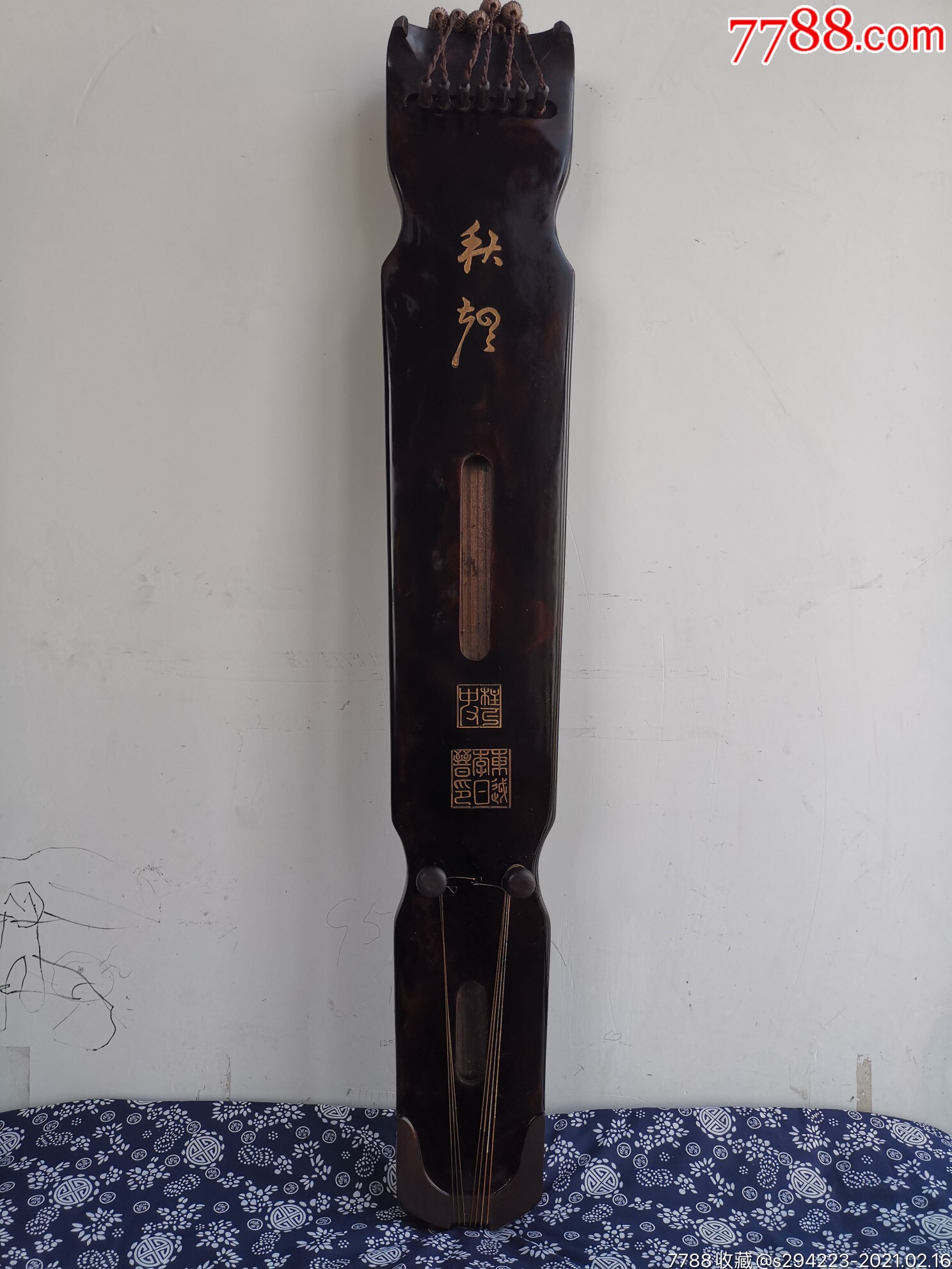 秋声伶官式古琴此琴琴体姿态秀美,制作精当,法度森严.