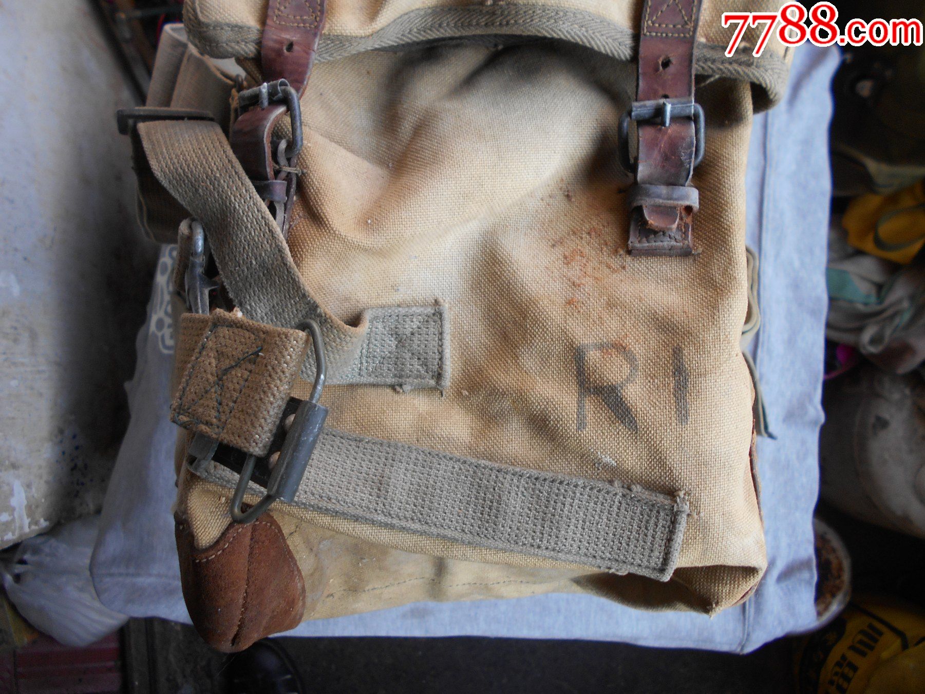 早期【五零式】中国人民解放军电台帆布附皮革原装背包