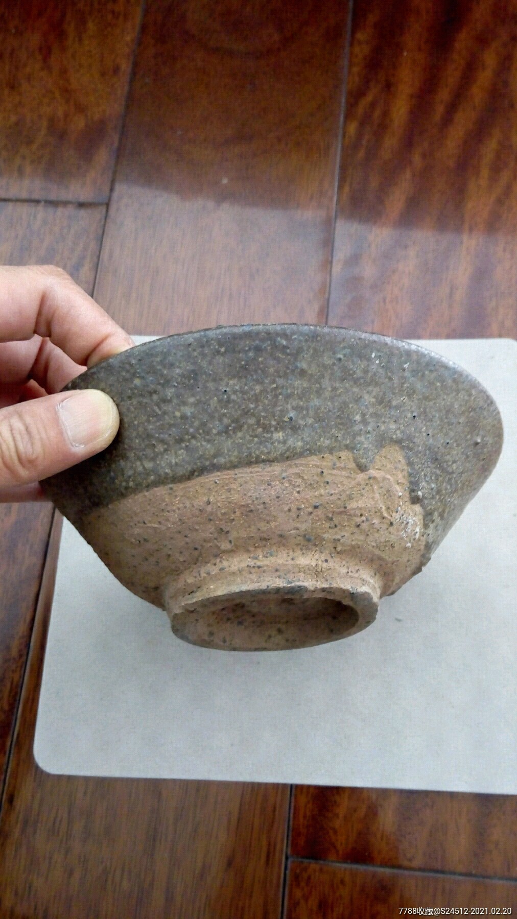 不知是哪个年代的大碗