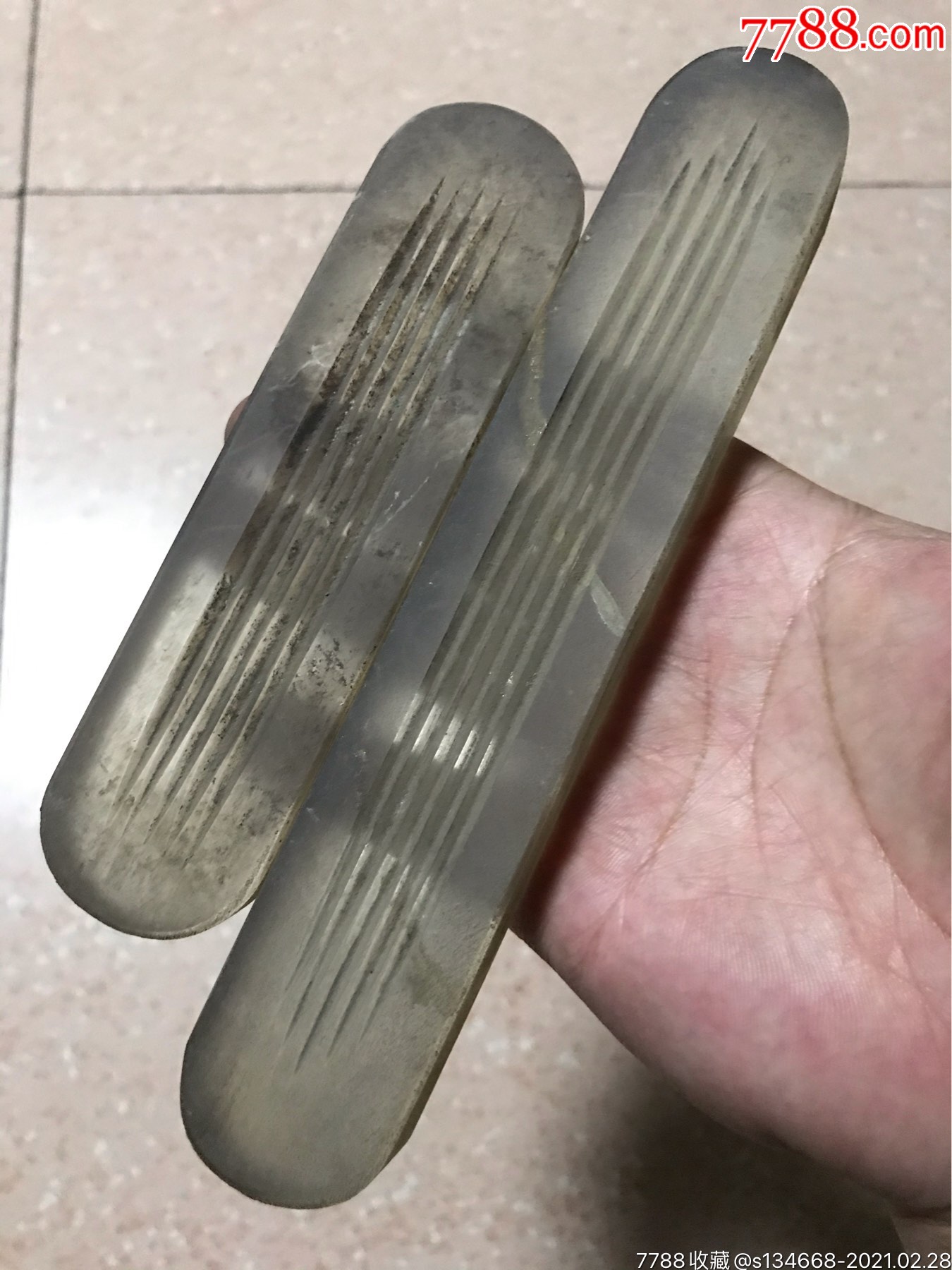 玻璃镇纸一对(不合邮费)