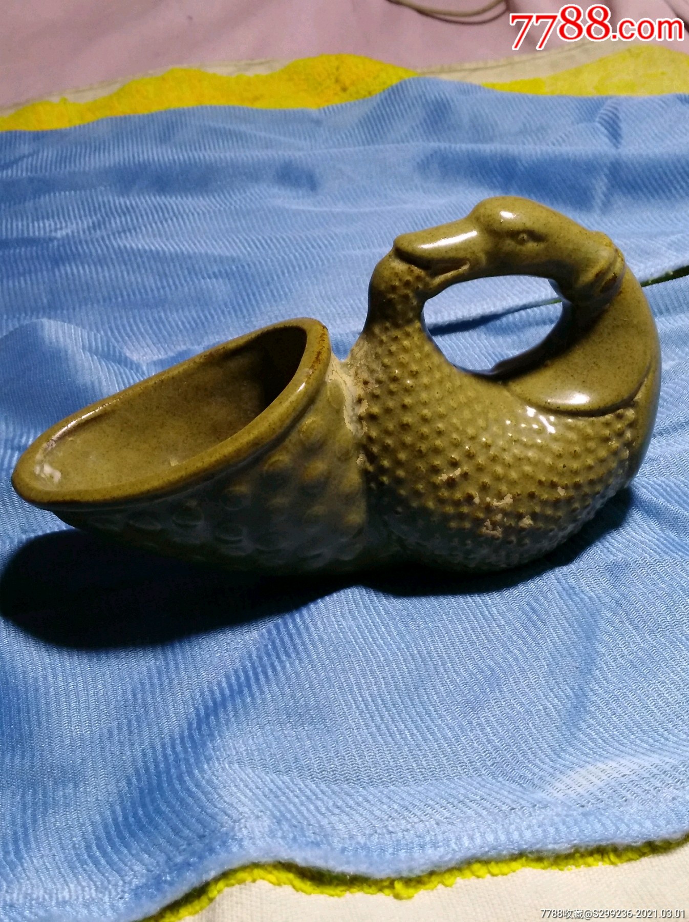 鸭子瓷器一个