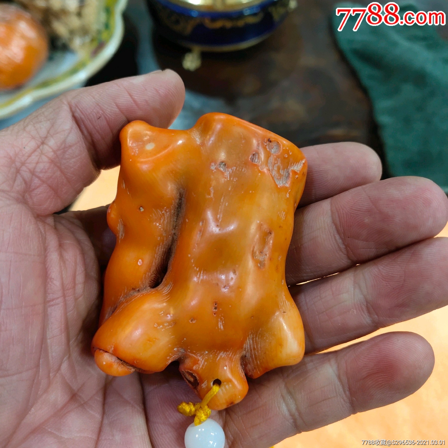 天然珊瑚手把件