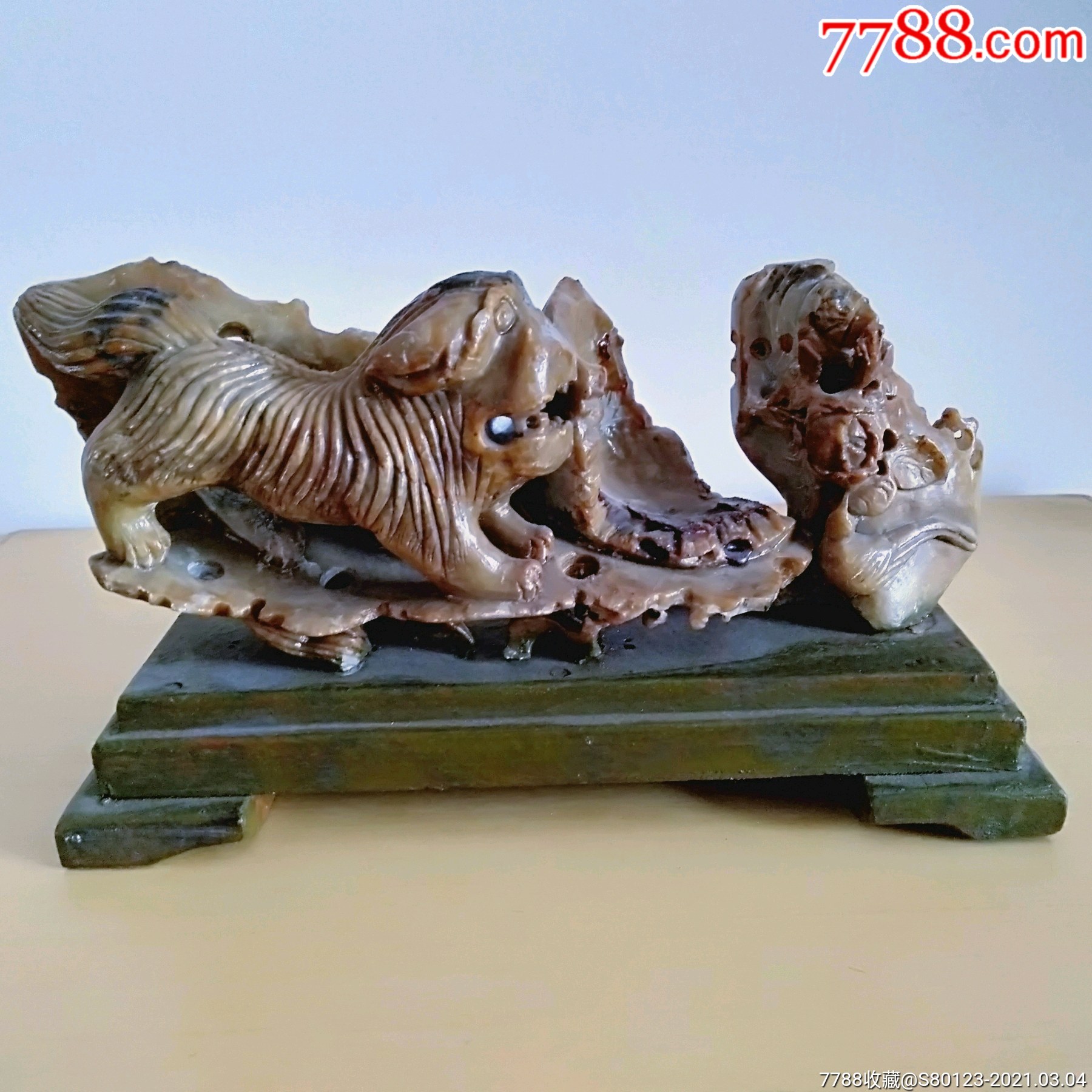 老雕画狮子摆件