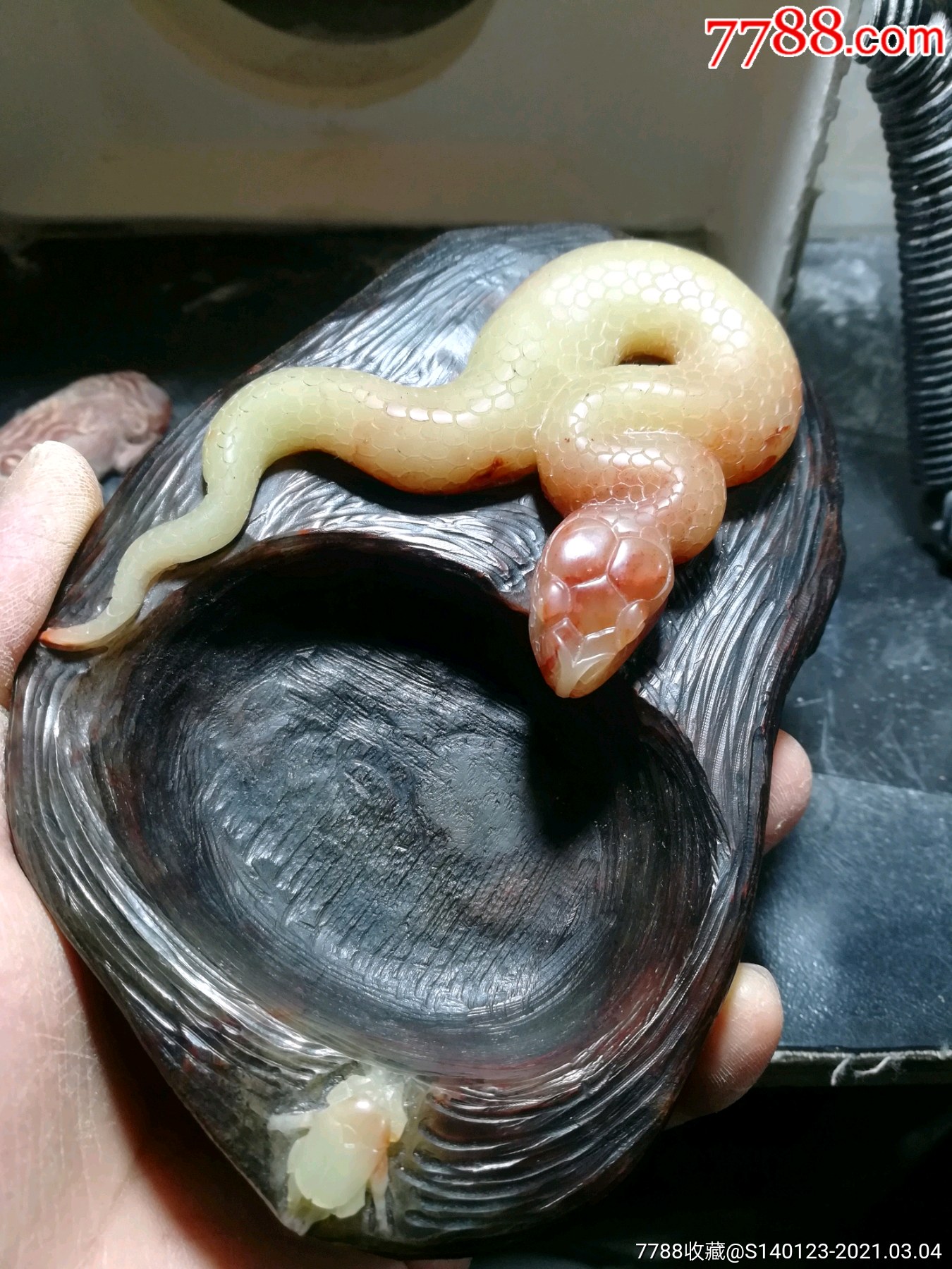 寿山芙蓉石蛇摆件