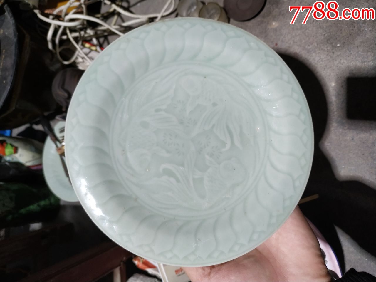 567时期龙泉青瓷鱼盘,非常漂亮,全品相.