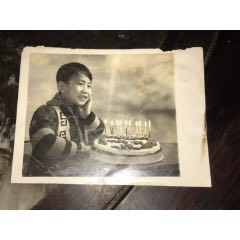 老照片：80年代你的的生日是否也同样有这么大的奶油蛋糕吗？(au25685243)_7788收藏__收藏热线