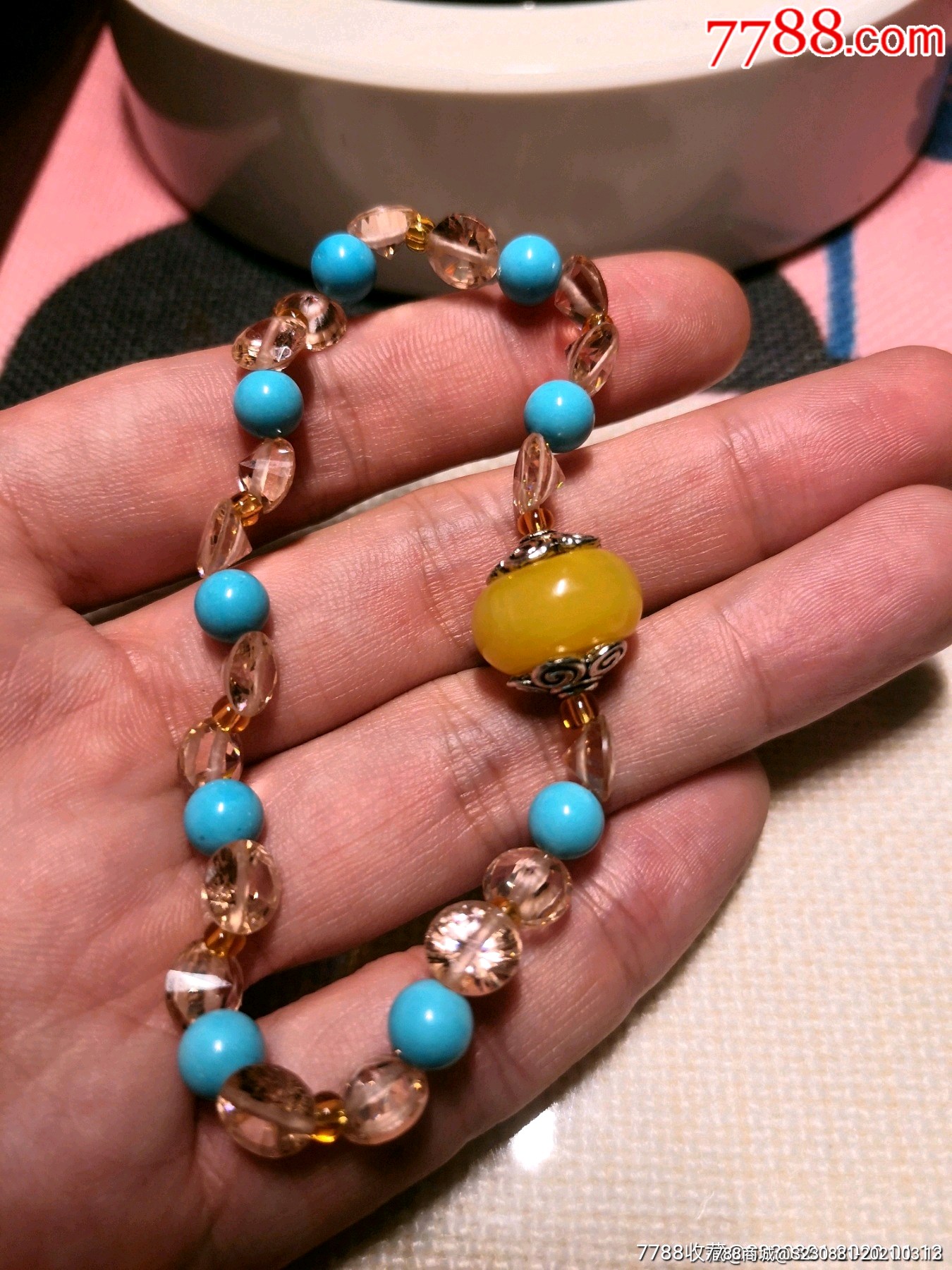 蜜蜡顶珠配金刚石手串