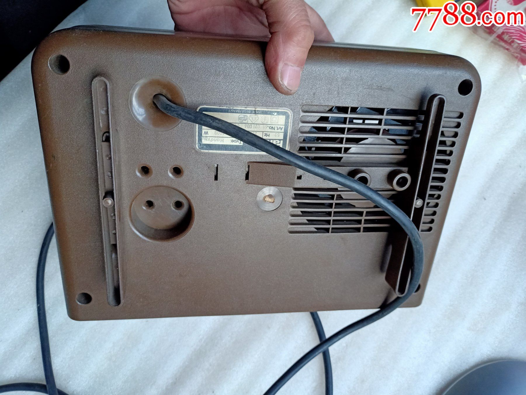 德国产的暖风机a632,好用,有冷暖风,风机声音略大点,需要上油,快递30