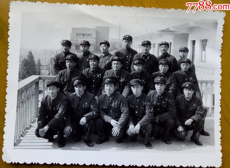 即可轻松放大,缩小更多"老照片"商品>>>>￥108品99民国帅哥——继凯