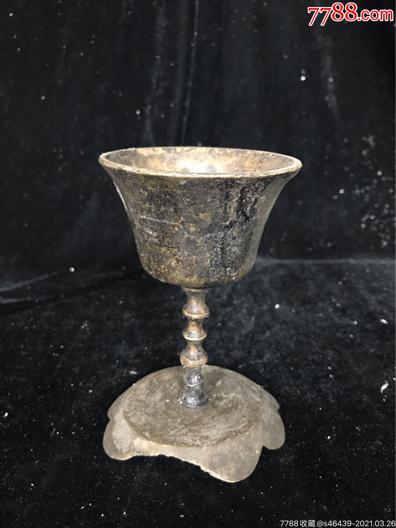 一个清代老铜蜡烛台(仔细阅图看简介)