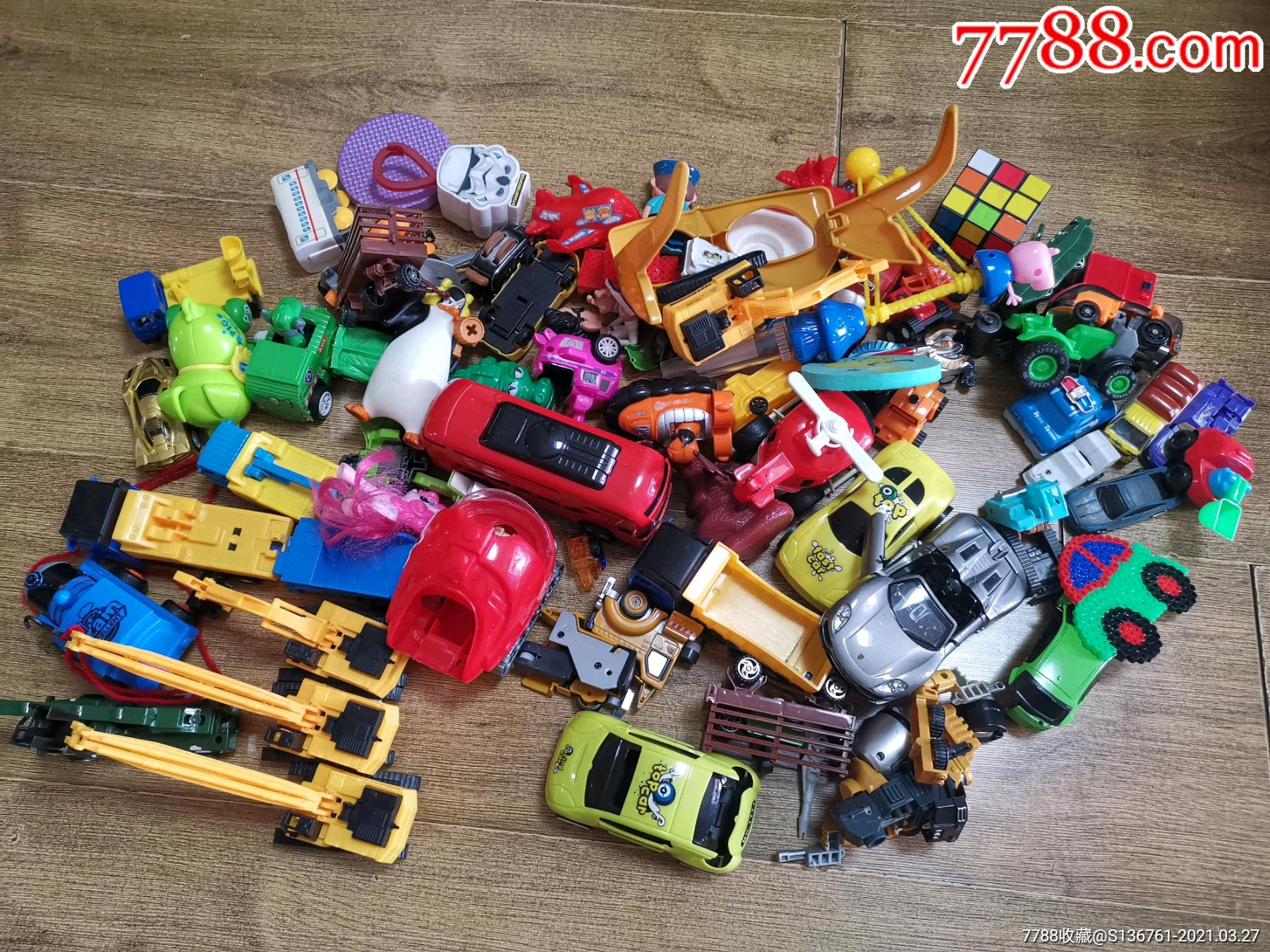 玩具一堆大量