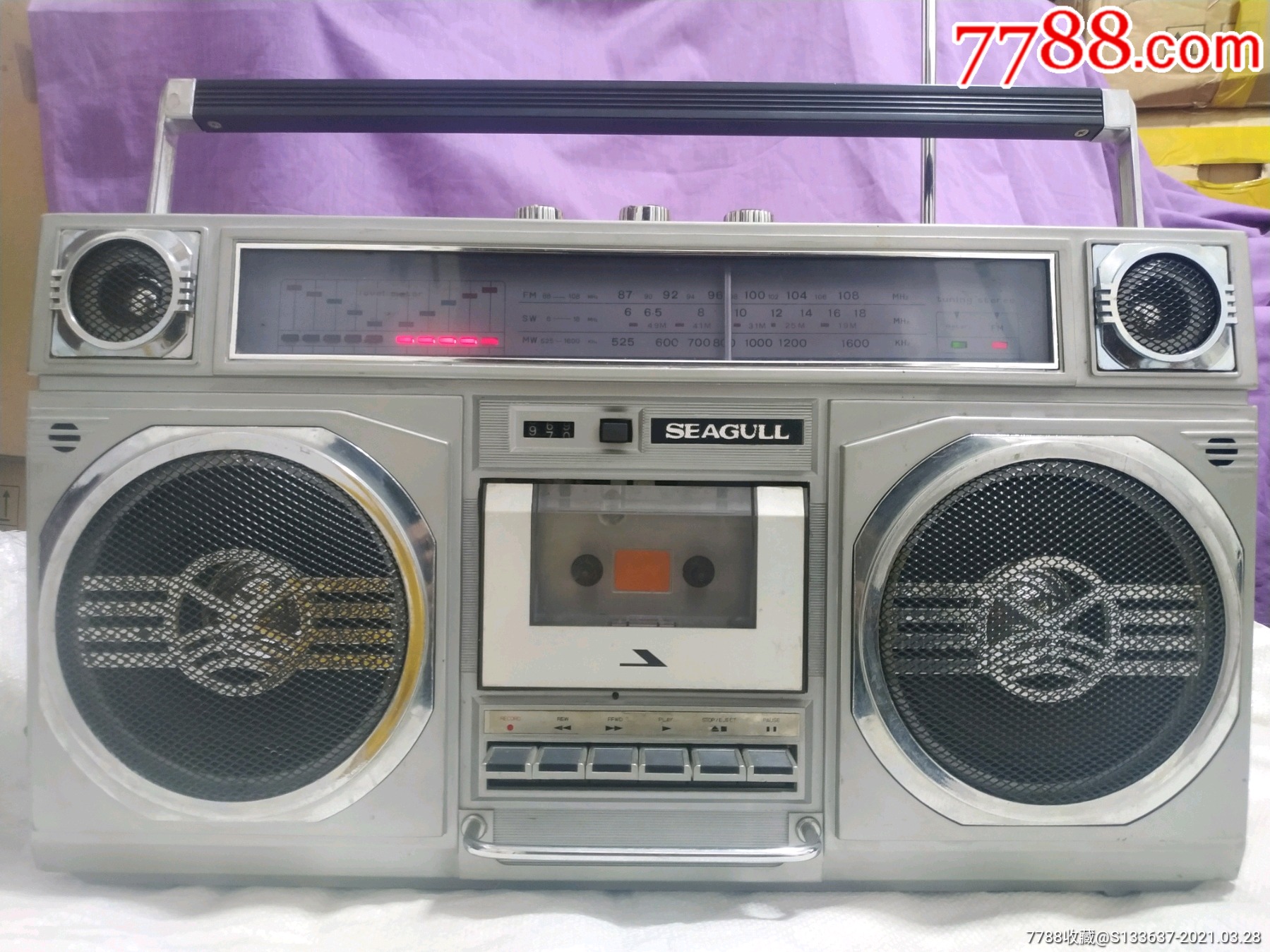 海鸥l303收录机,原包装,说明书发票保修证