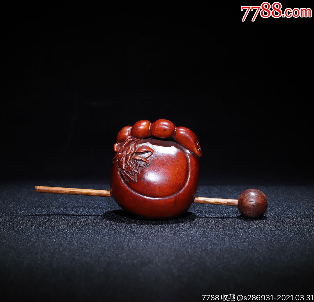 黄杨木精工雕刻莲子木鱼,长5.5厘米,宽4厘米,高6厘米,重56克