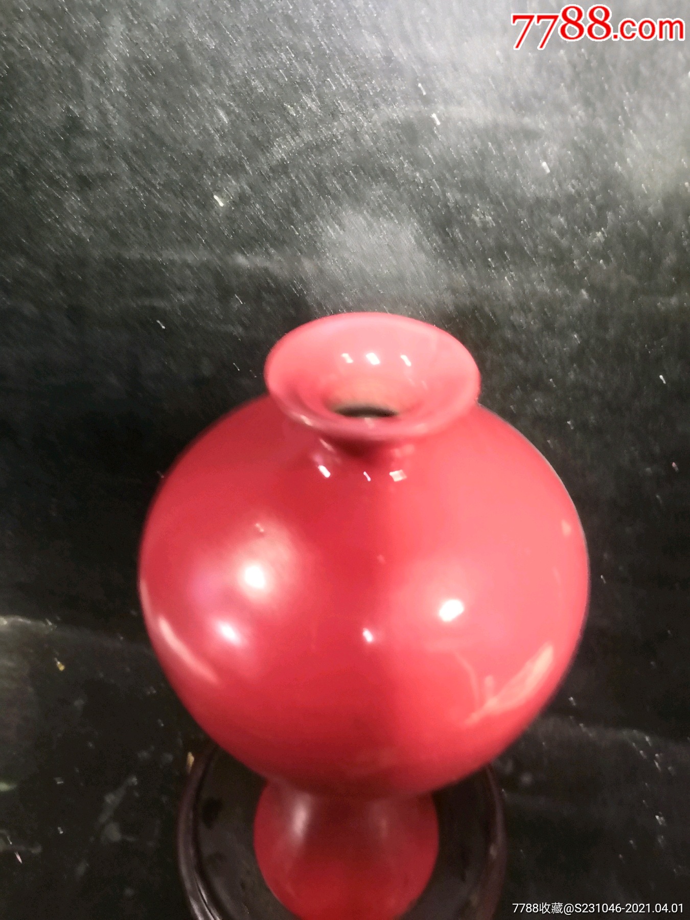 建国瓷厂早期全手工钧红釉梅瓶