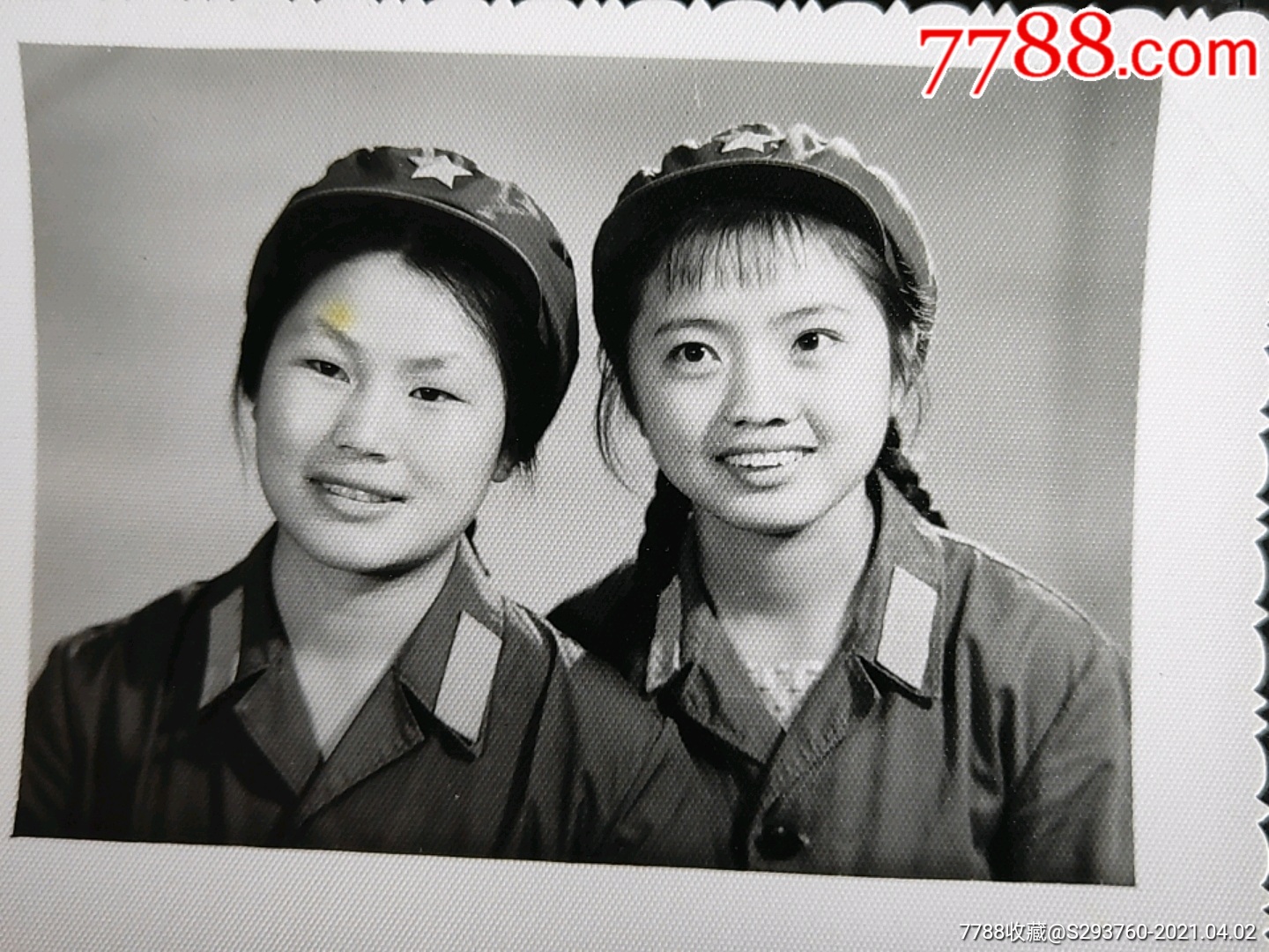 80年代女兵合影相册图片