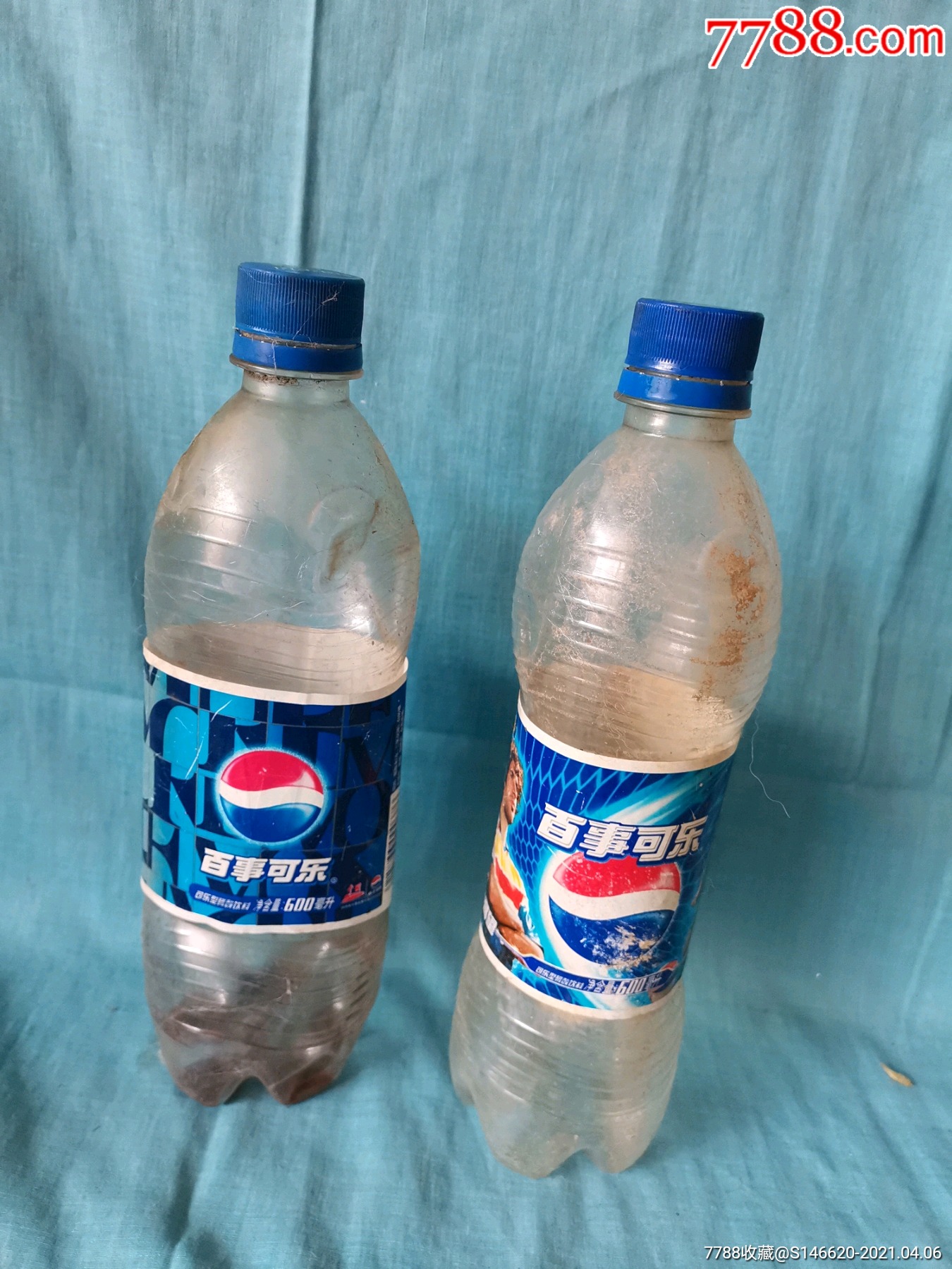 老可乐瓶两个