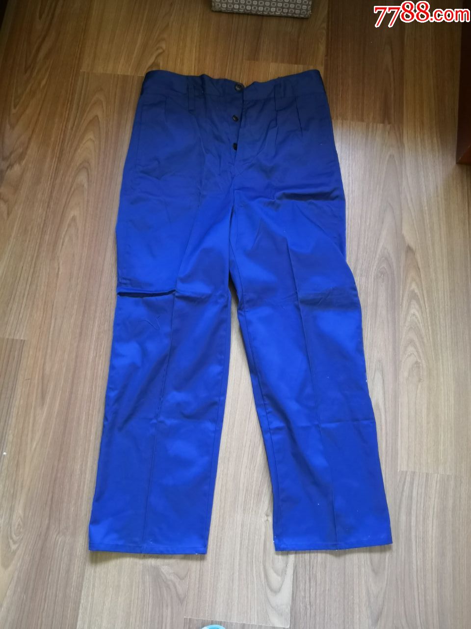 70年代老式蓝色运动裤图片